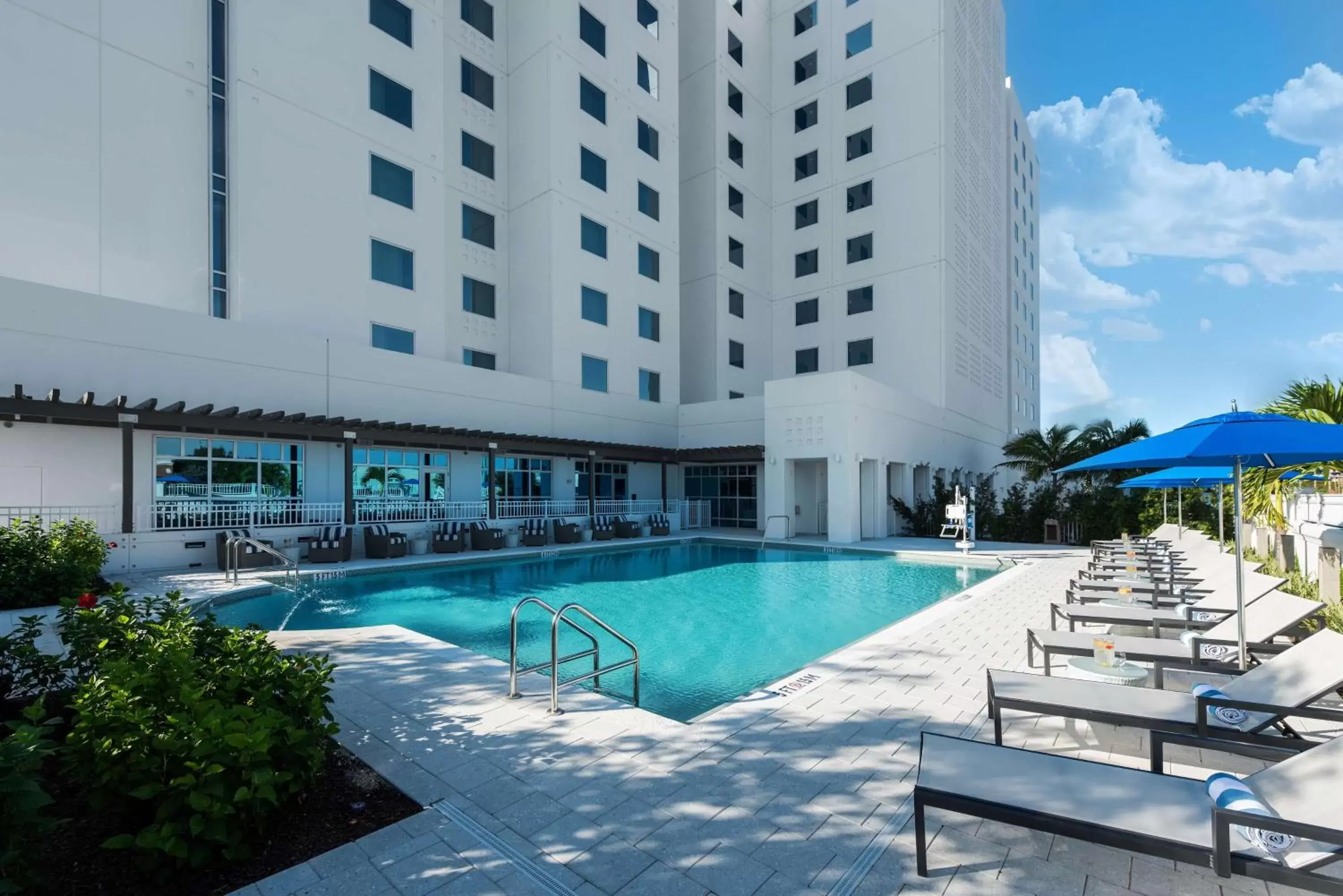 Pool view, Swimming Pool in Homewood Suites by Hilton Miami Dolphin Mall