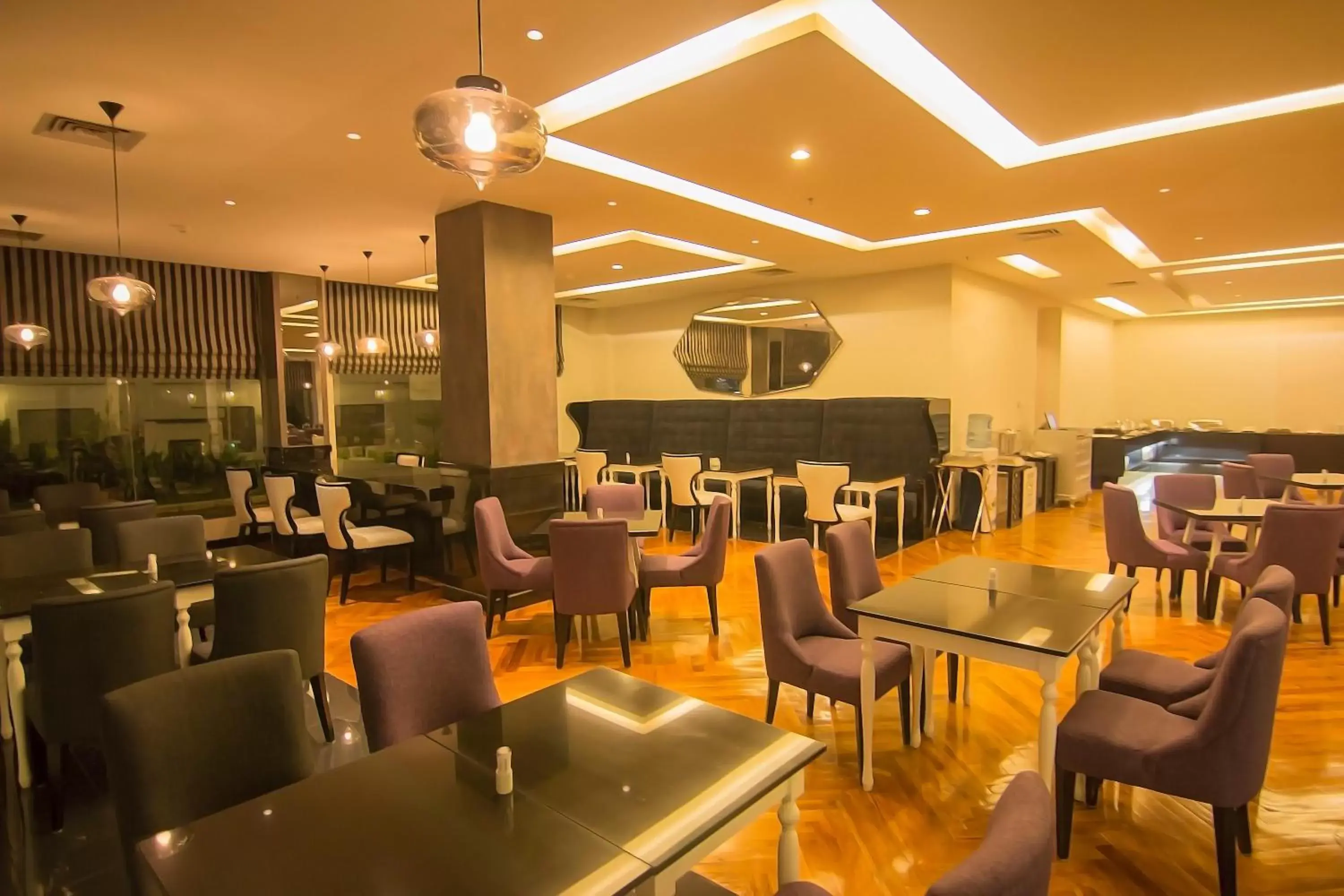 Restaurant/Places to Eat in Diradja Hotel Indonesia