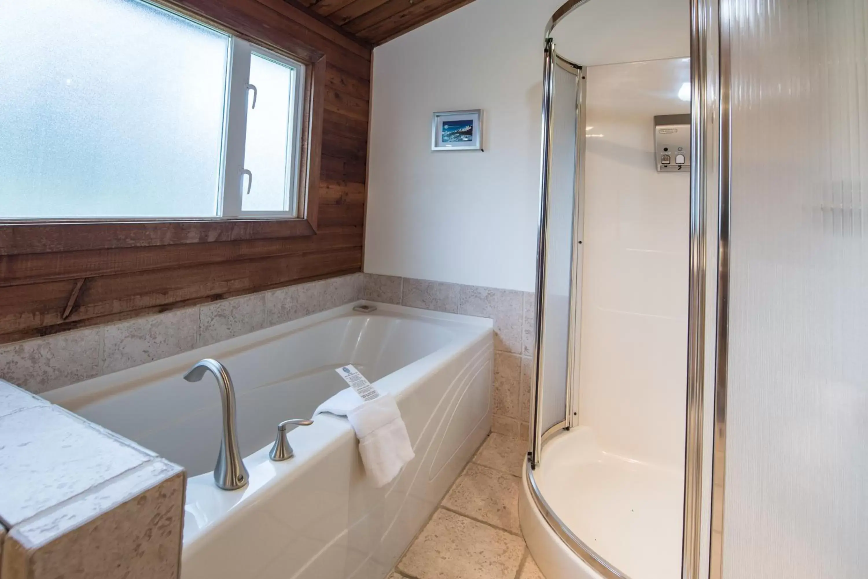 Shower, Bathroom in Ocean Resort