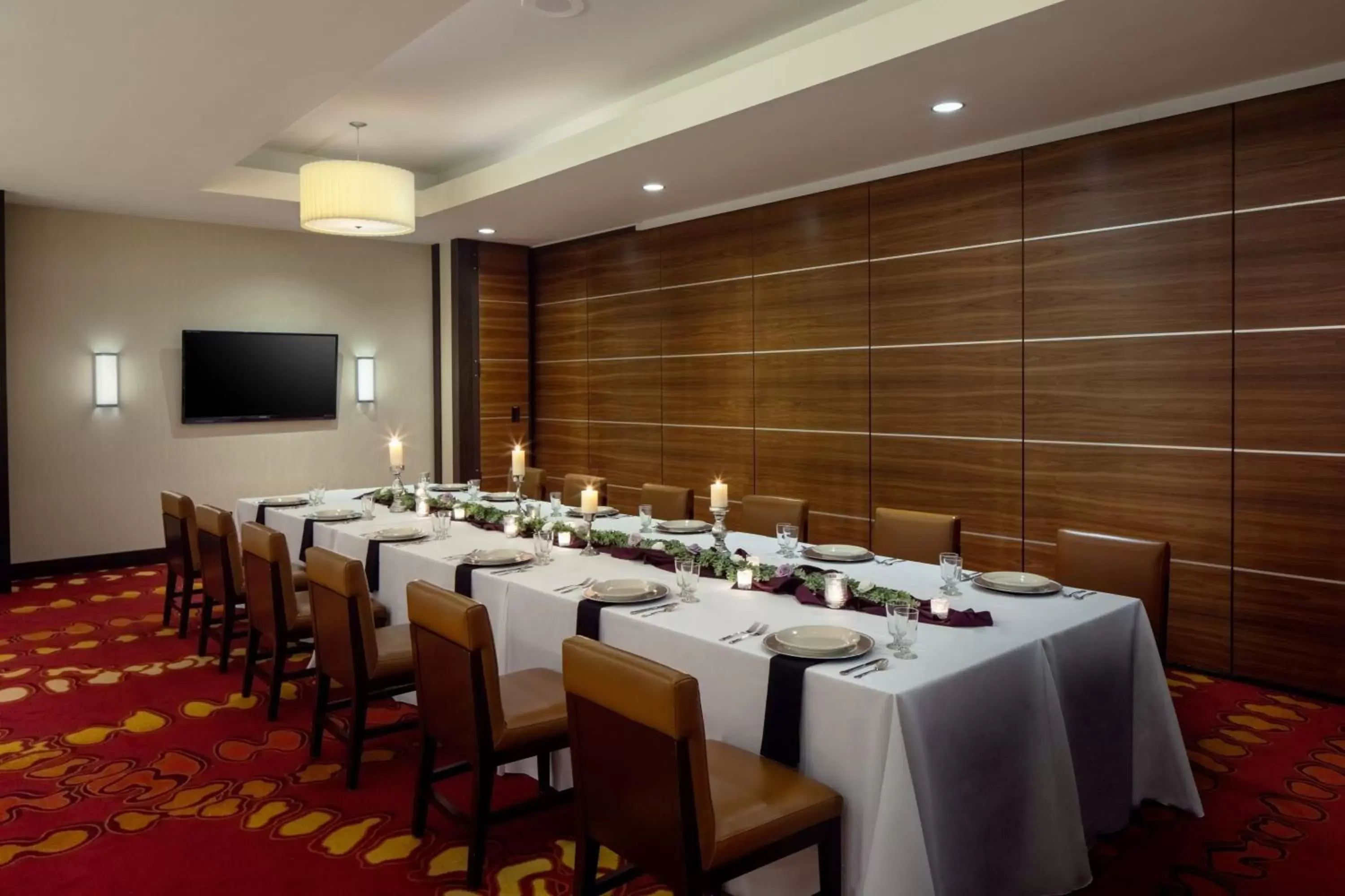 Restaurant/places to eat in Indianapolis Marriott East