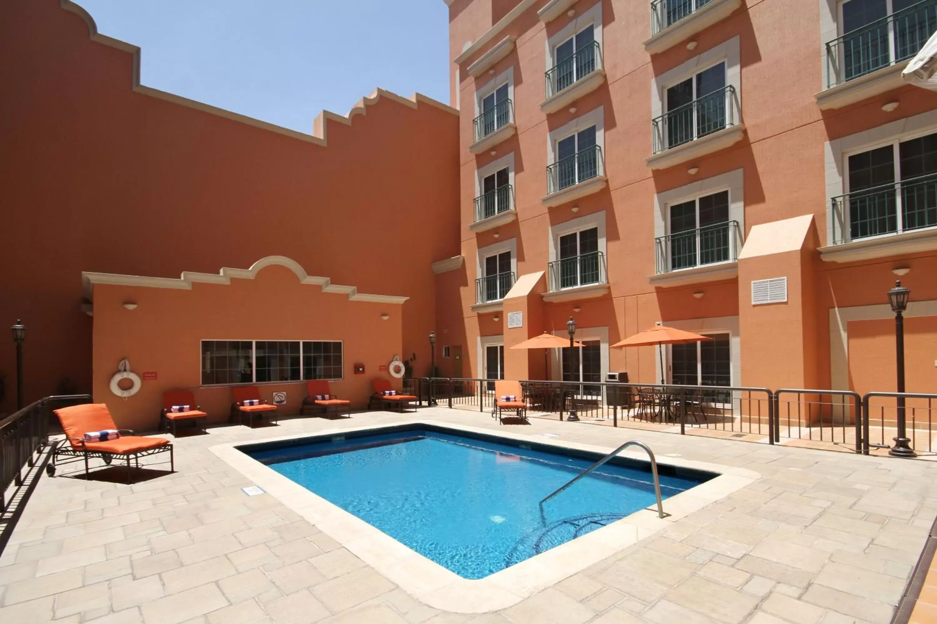 Swimming Pool in Holiday Inn Express Torreon, an IHG Hotel