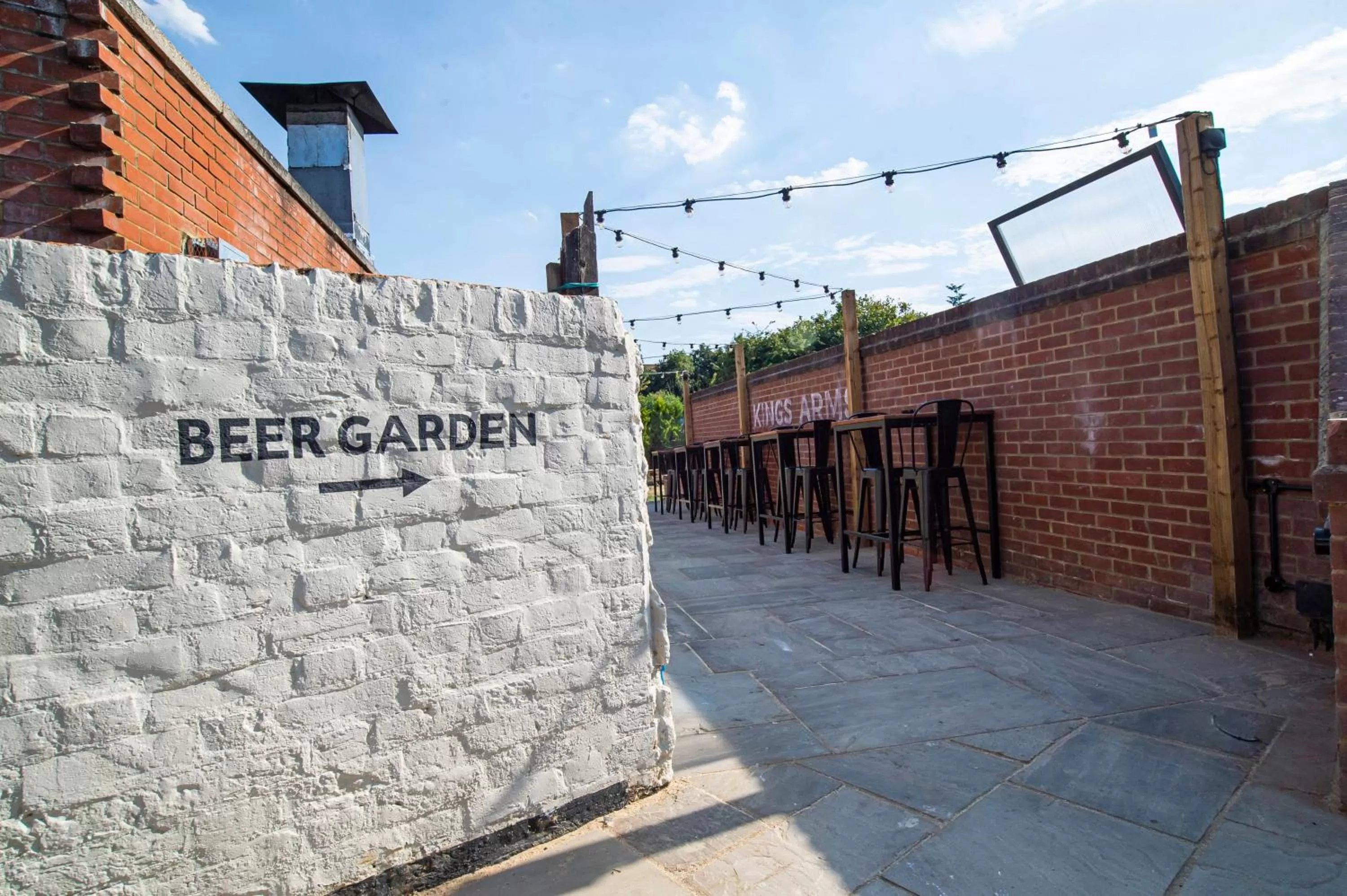 Property building in Kings Arms Hotel