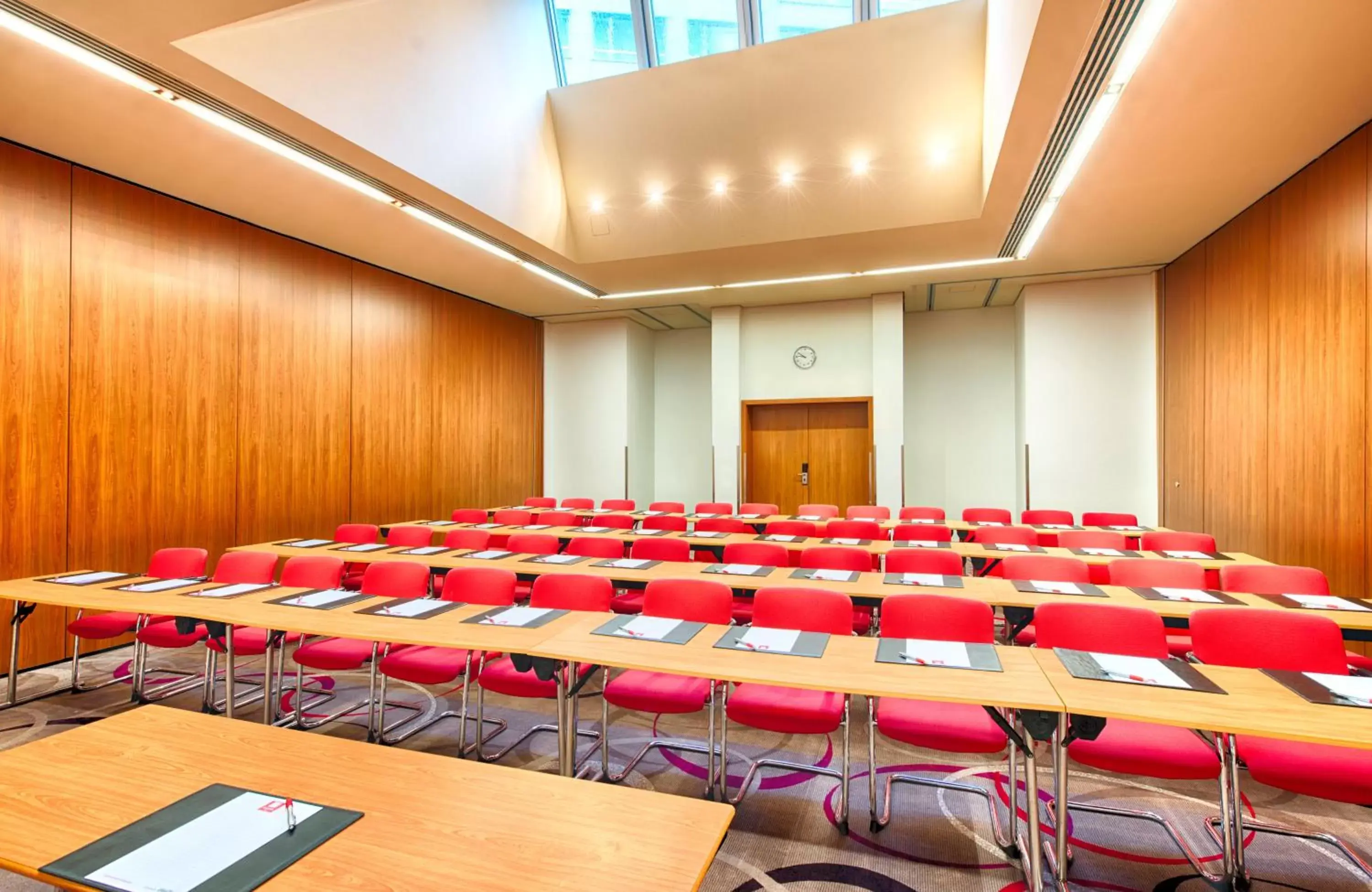 Meeting/conference room in Leonardo Royal Hotel Düsseldorf Königsallee