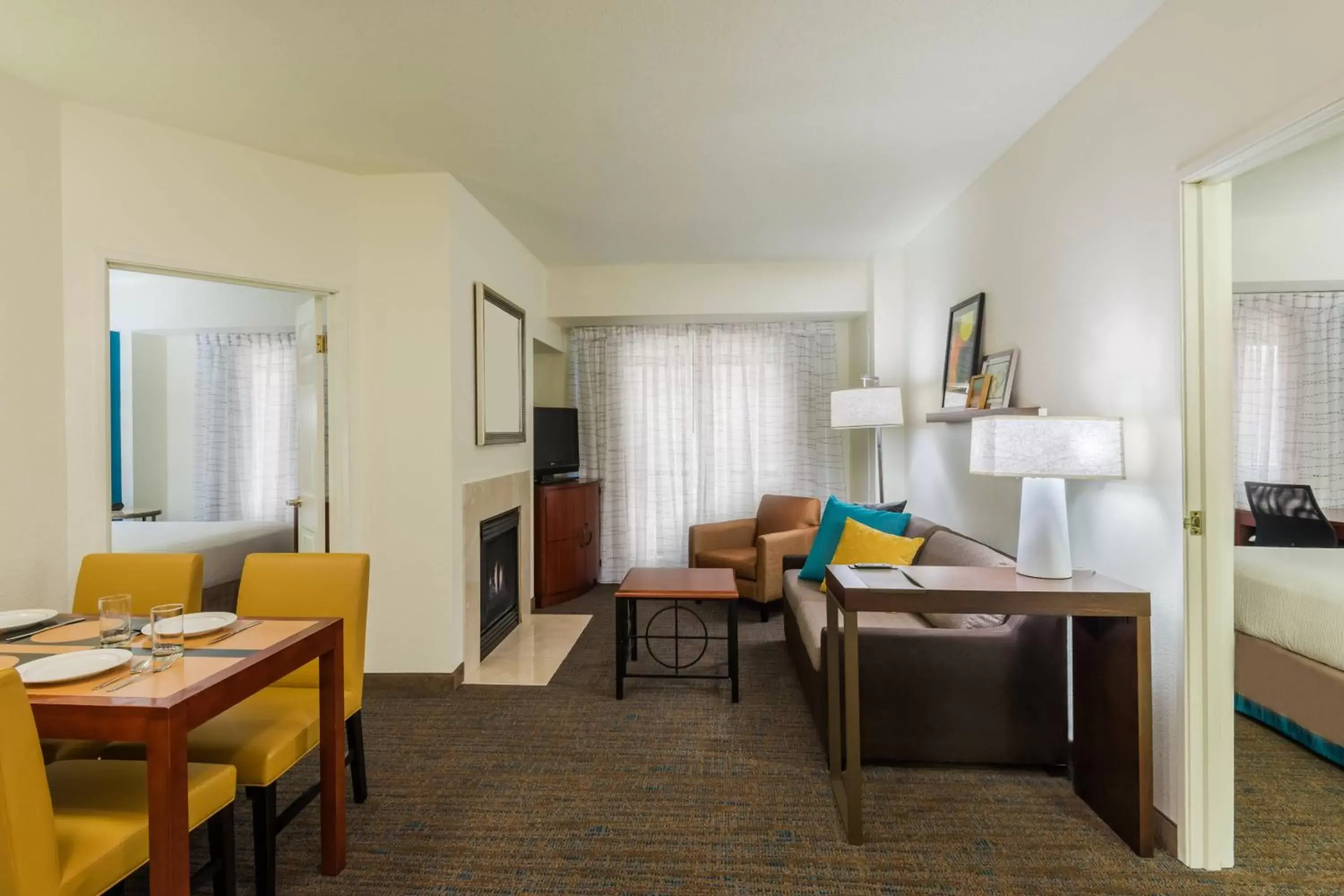 Bedroom, Seating Area in Residence Inn Chattanooga Downtown