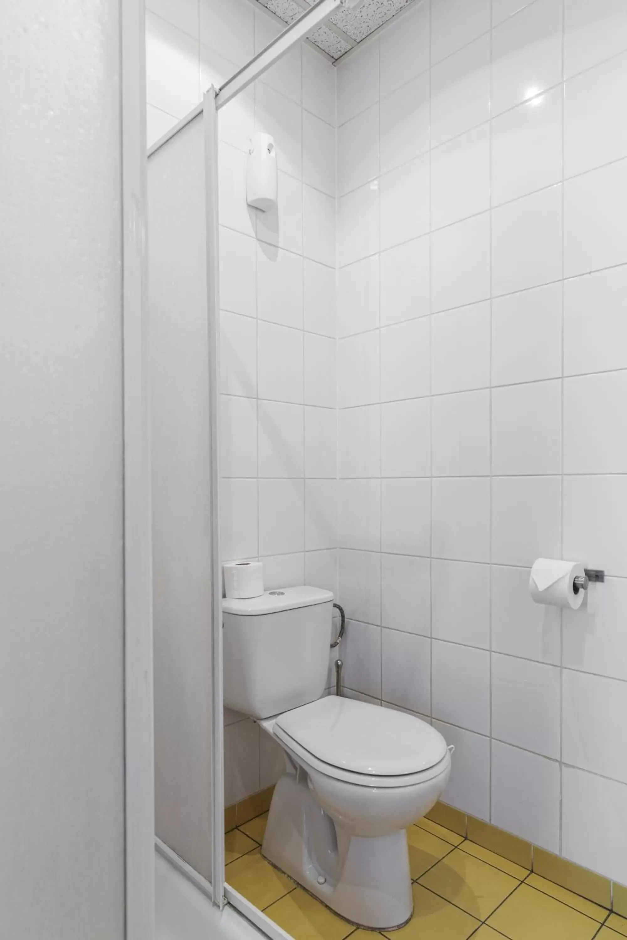 Toilet, Bathroom in Hotel Colibra
