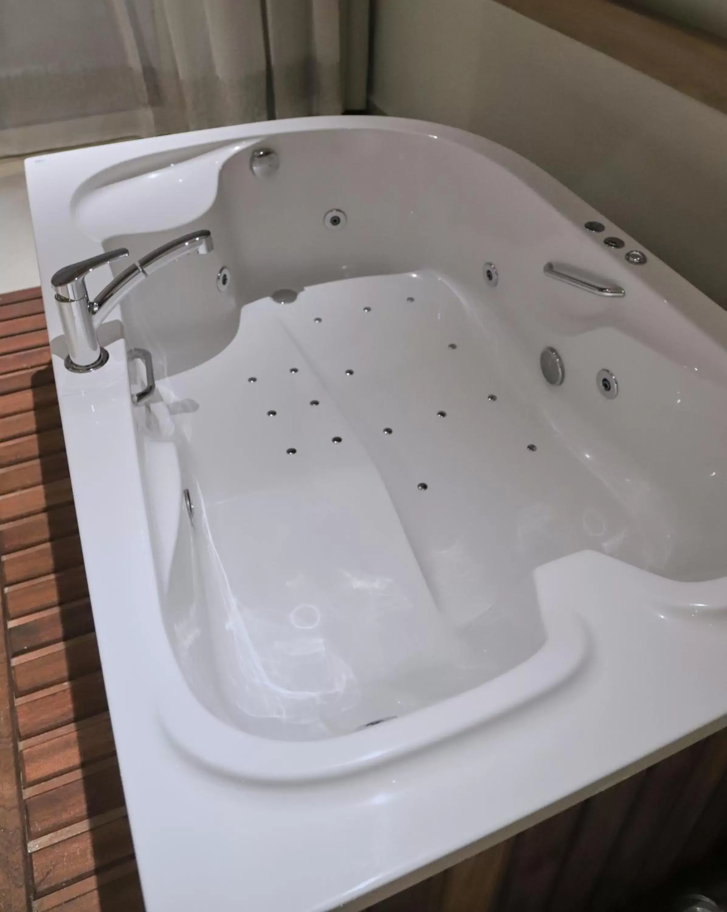 Hot Tub, Bathroom in Panorama Bungalows Resort El Gouna