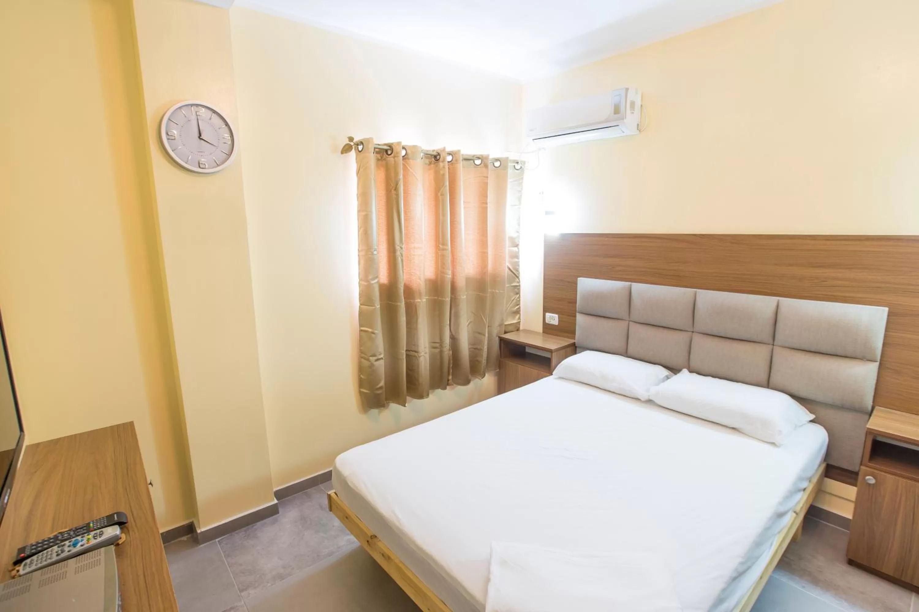 Property building in Central Laguardia Hotel