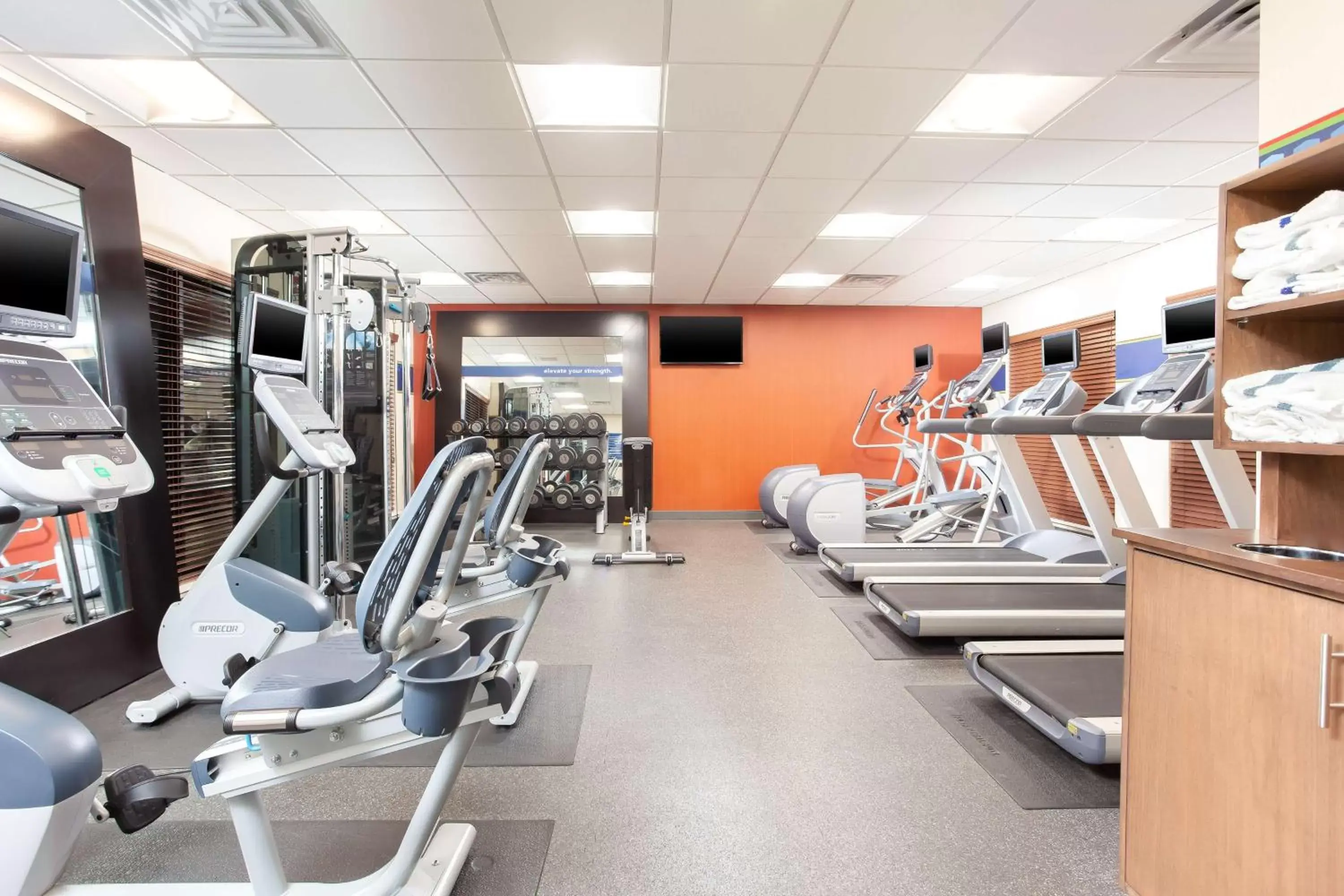 Fitness centre/facilities, Fitness Center/Facilities in Hampton Inn & Suites Niles/Warren, OH
