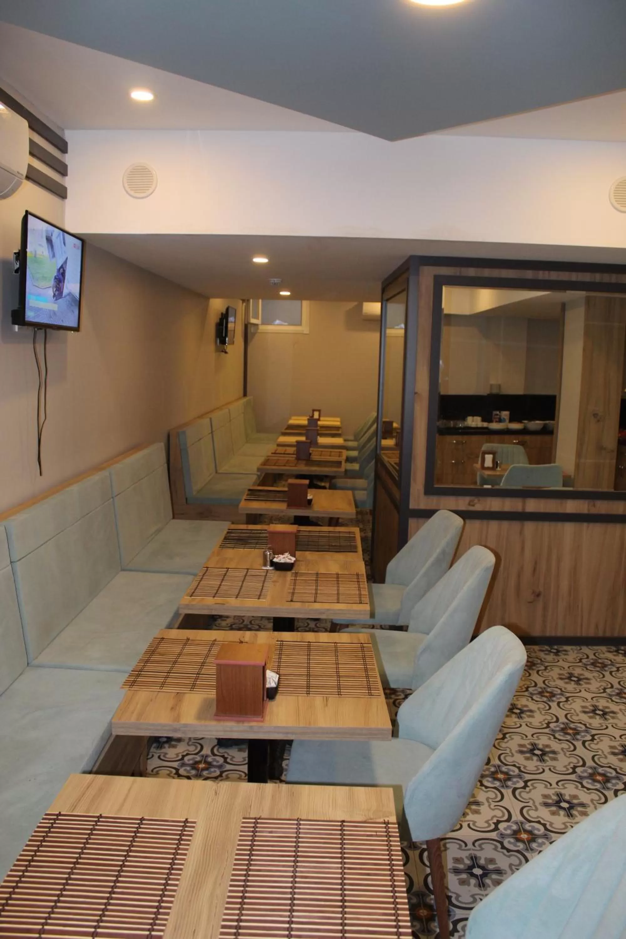 Nightclub / DJ in The Lola Hotel