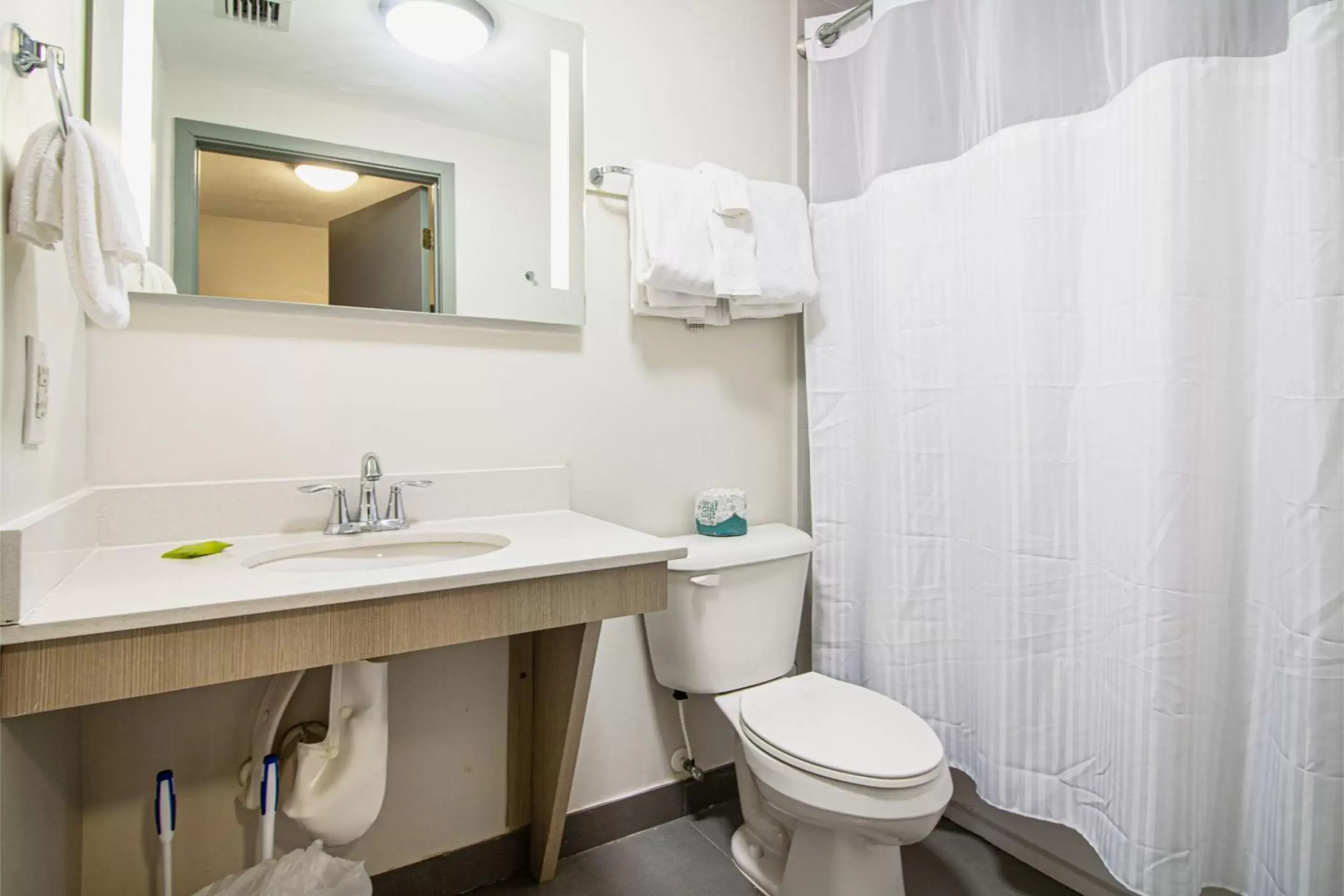 Bathroom in Roami at Habitat Brickell