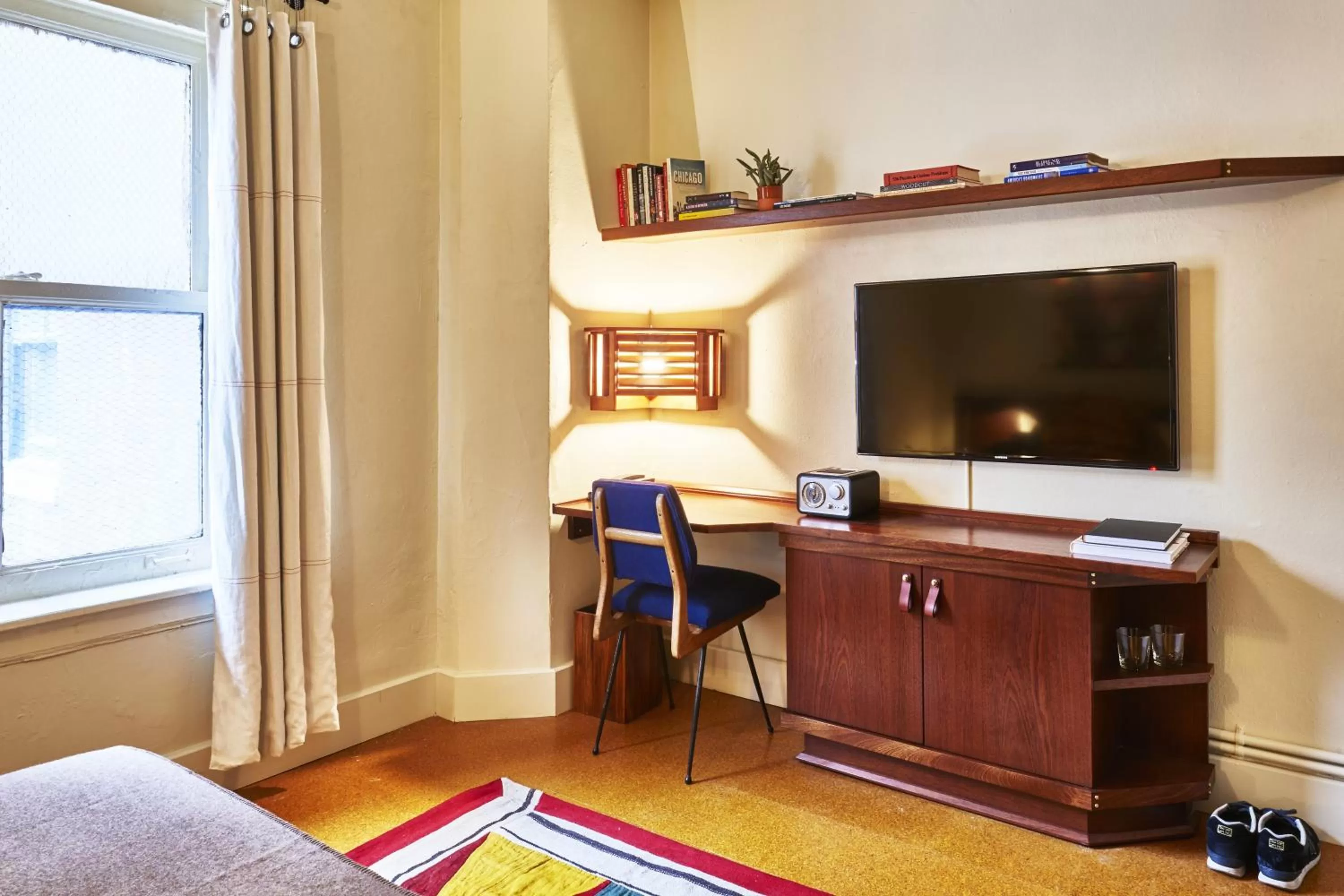 TV and multimedia in Freehand Chicago