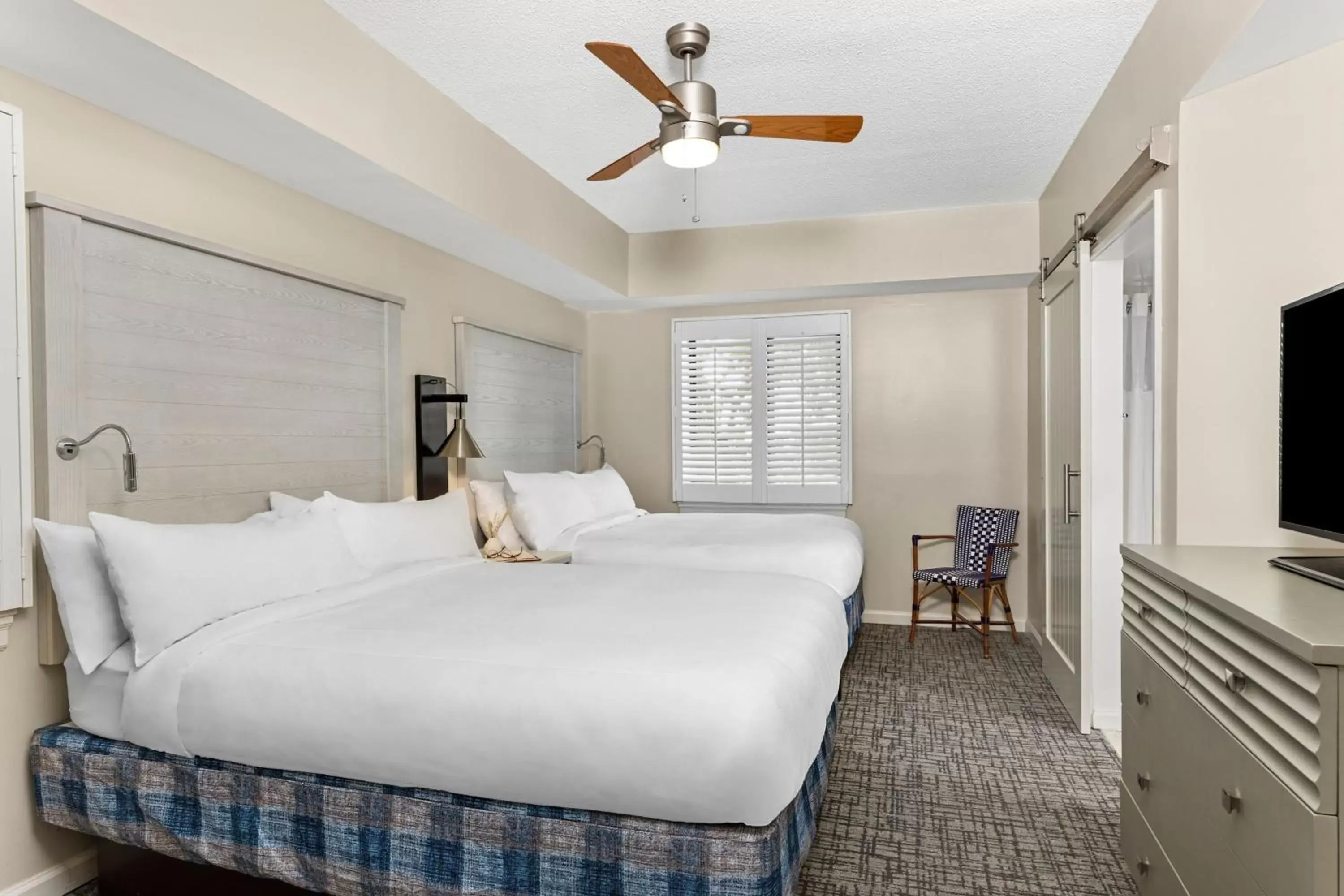 Bedroom, Bed in Marriott's Barony Beach Club