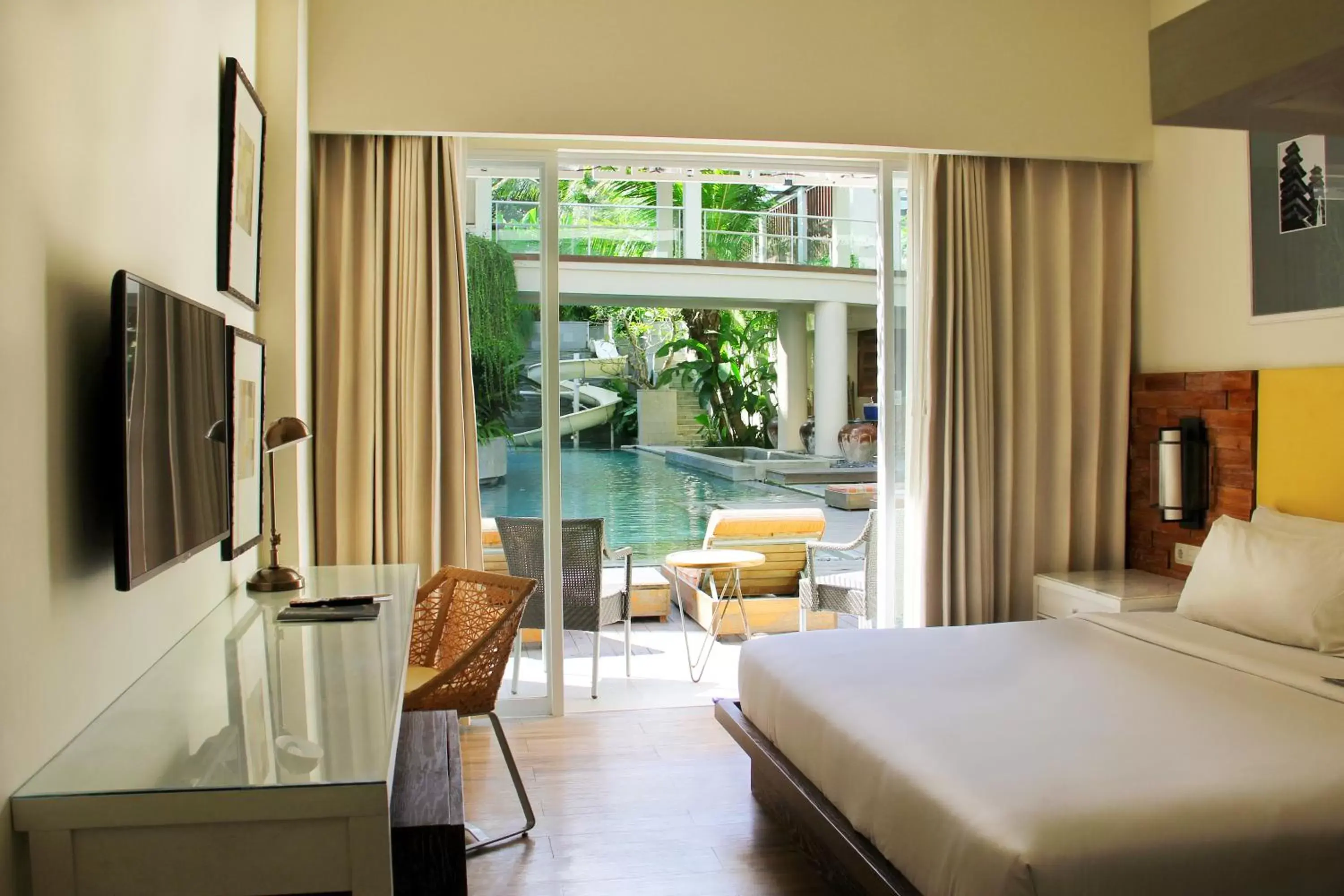 Bed in Bali Paragon Resort Hotel