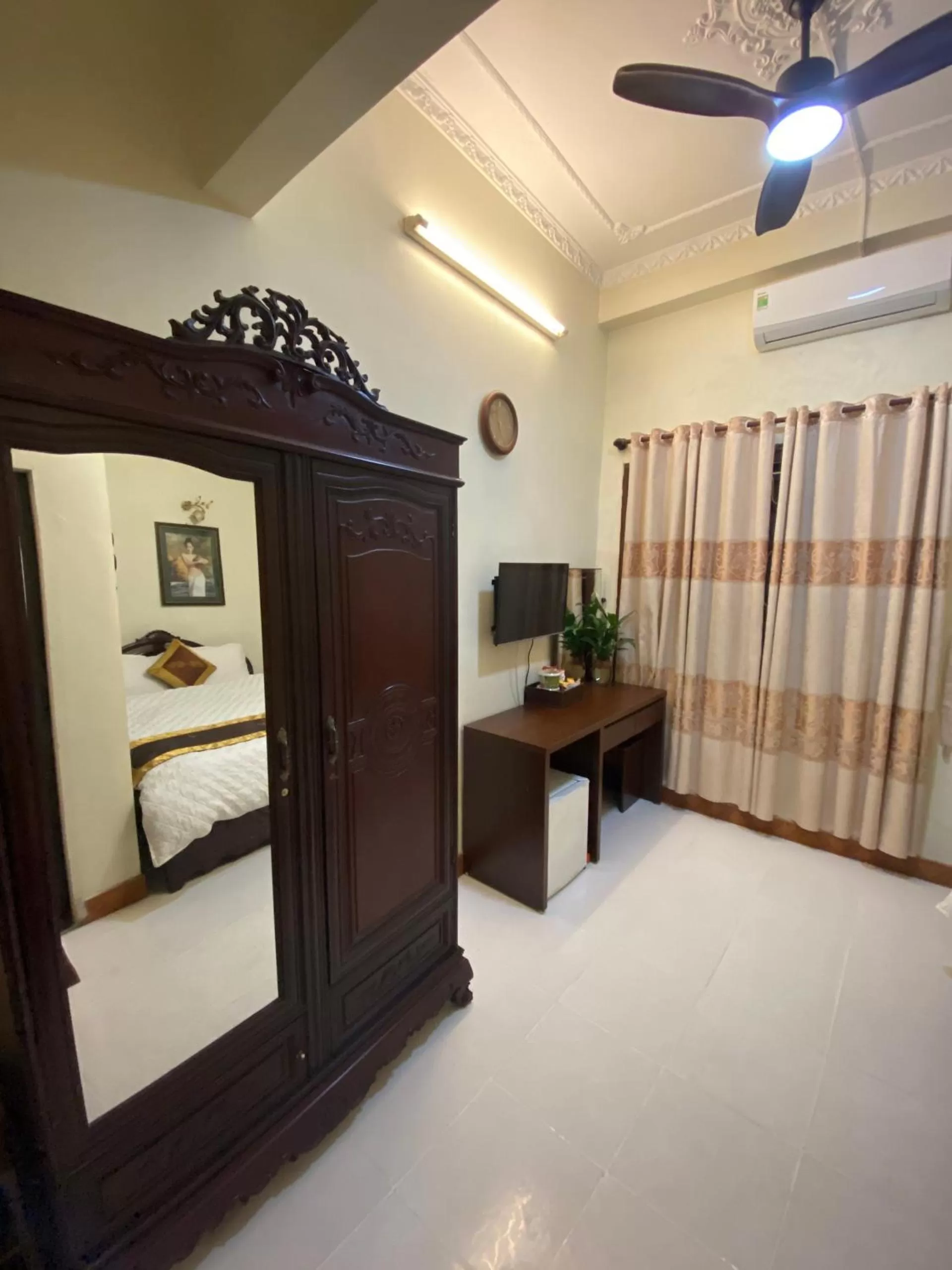 Coffee/tea facilities, Bed in Thang Long Hotel