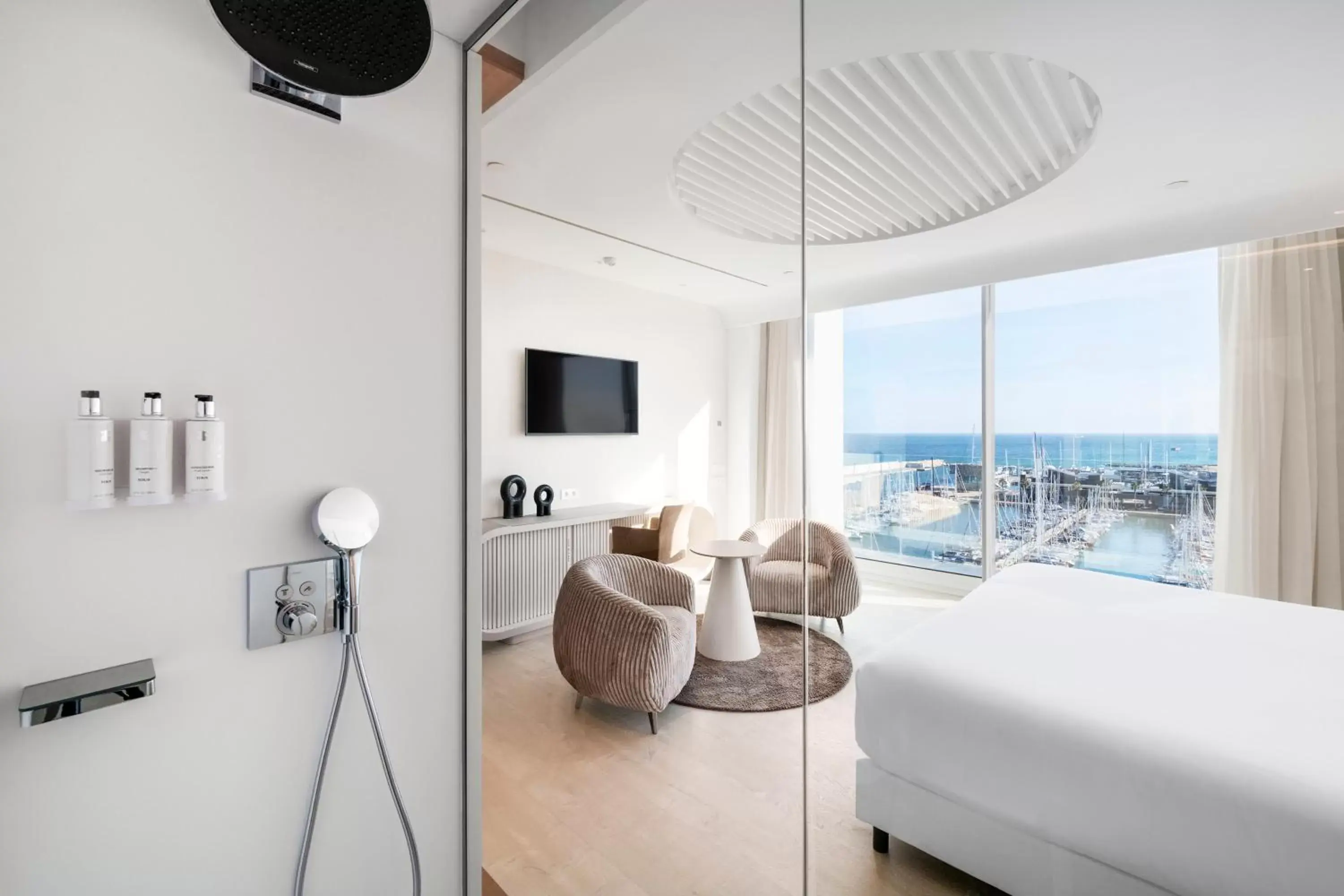 Bedroom, Seating Area in Hotel Marina Badalona