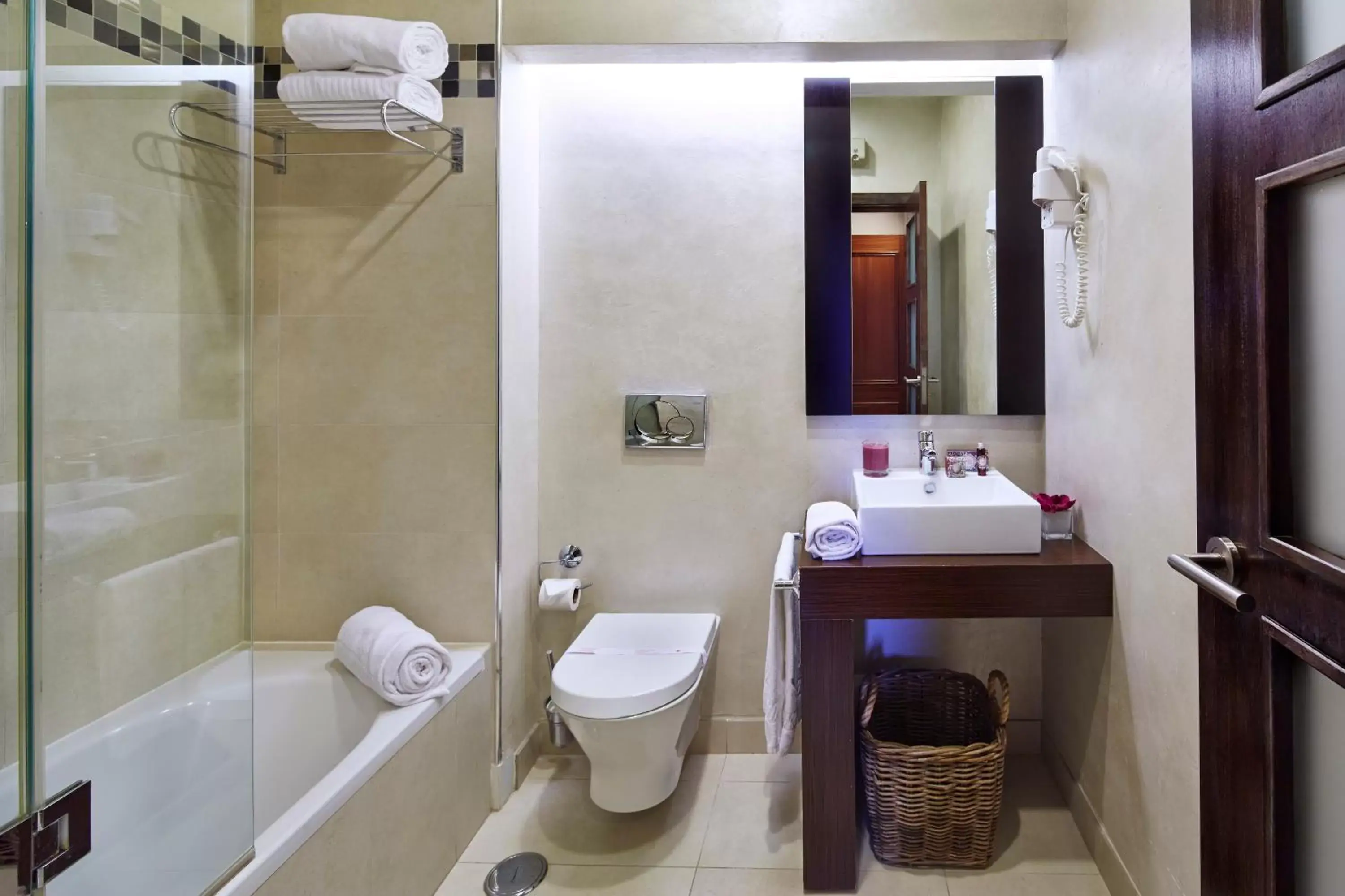 Toilet, Bathroom in Hotel Parque das Laranjeiras