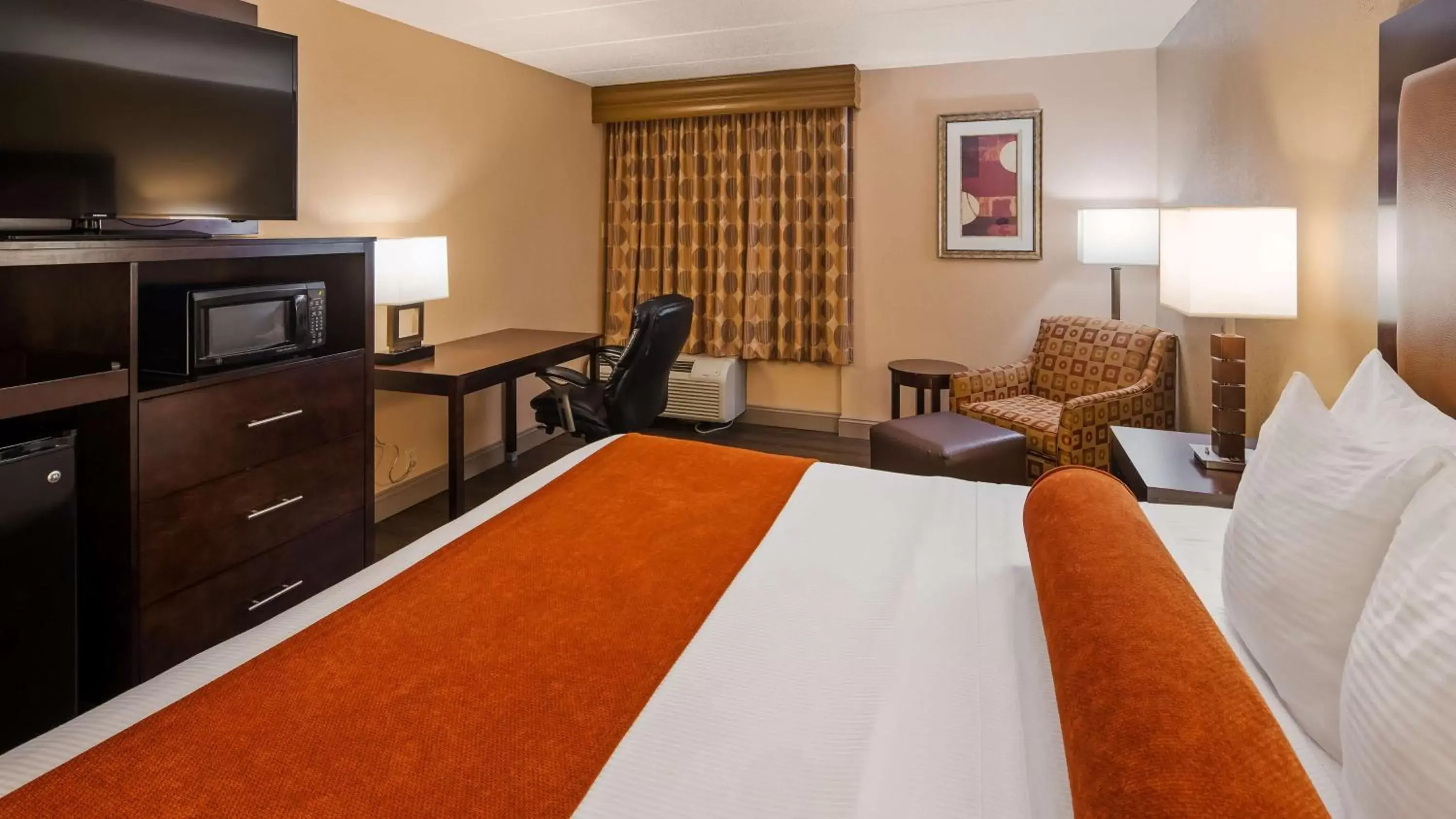 Photo of the whole room, Bed in Best Western Crossroads of the Bluffs Photo of the whole room, Bed in Best Western Crossroads of the Bluffs