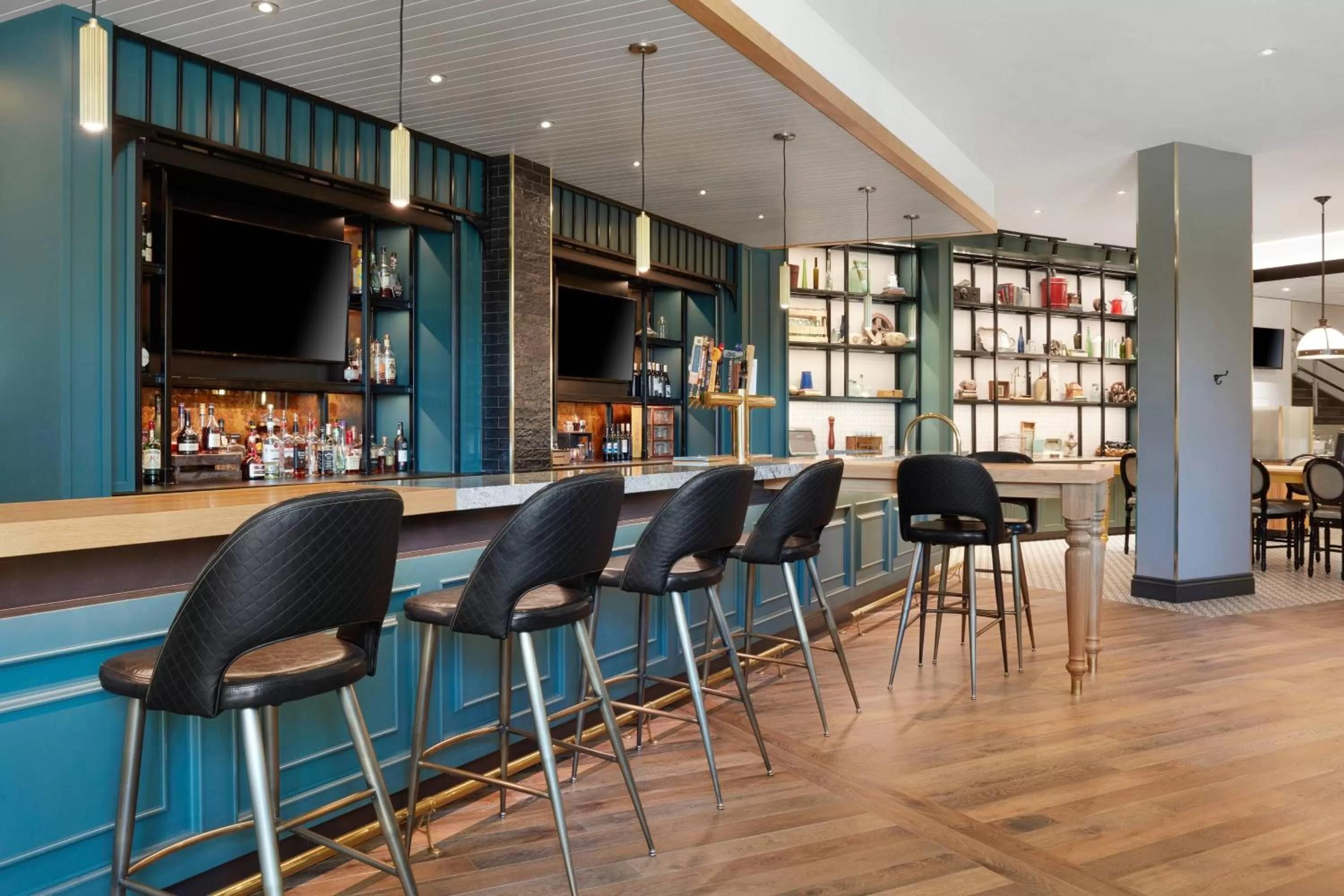 Lounge or bar in Delta Hotels by Marriott Guelph Conference Centre