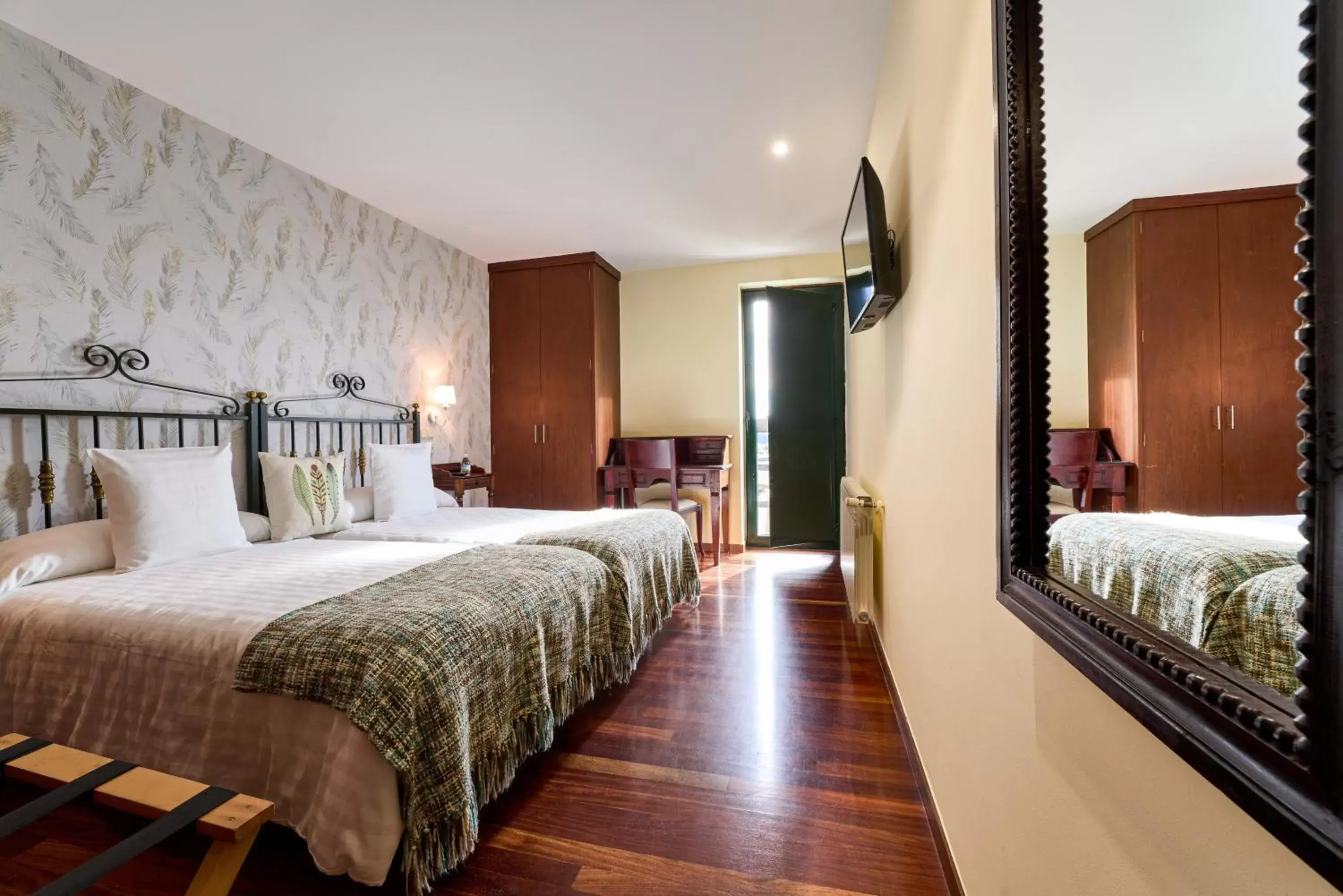 Photo of the whole room, Bed in Lar da Mota Boutique Hotel