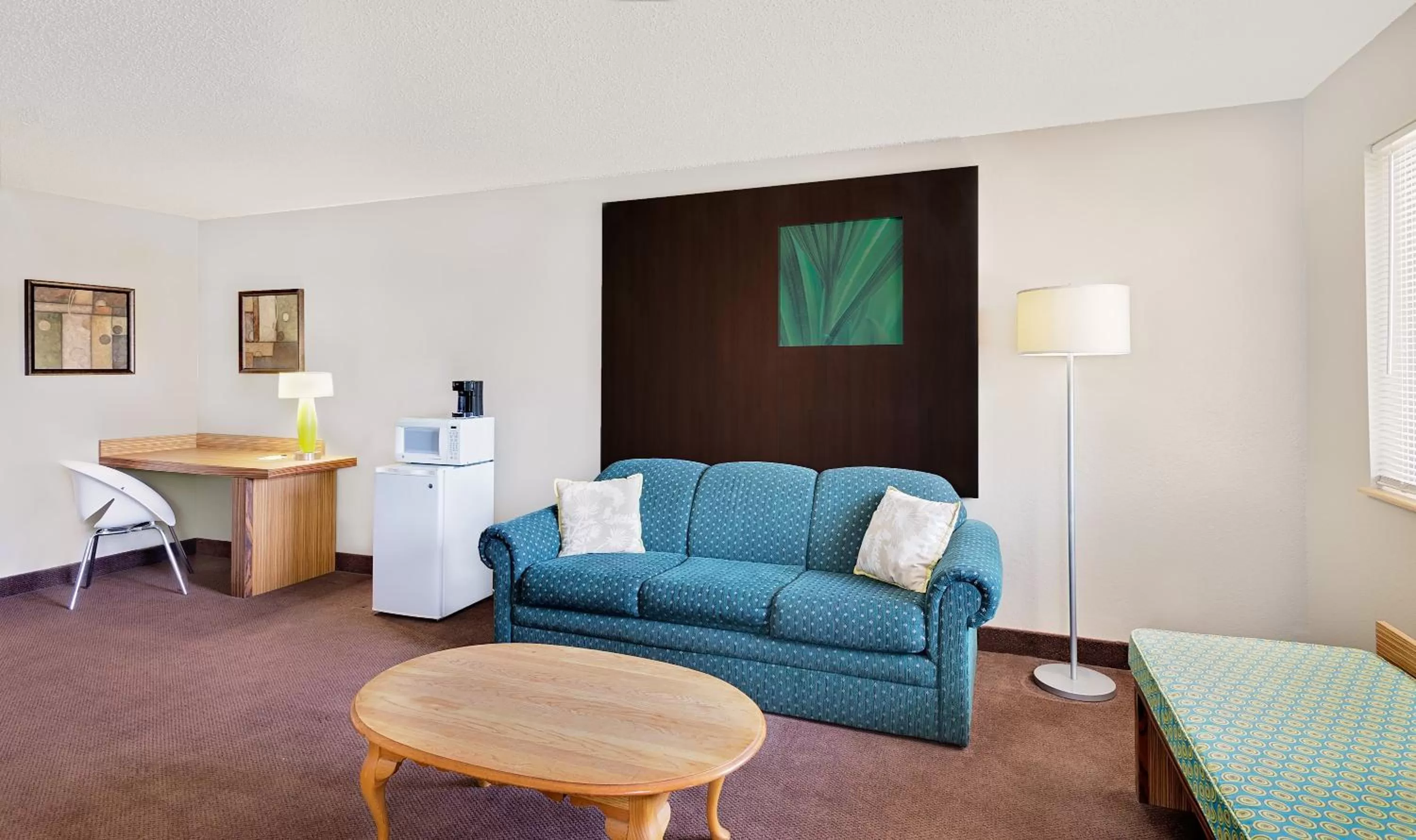 Super 8 by Wyndham Newburgh/West Point Stewart Intl Airport