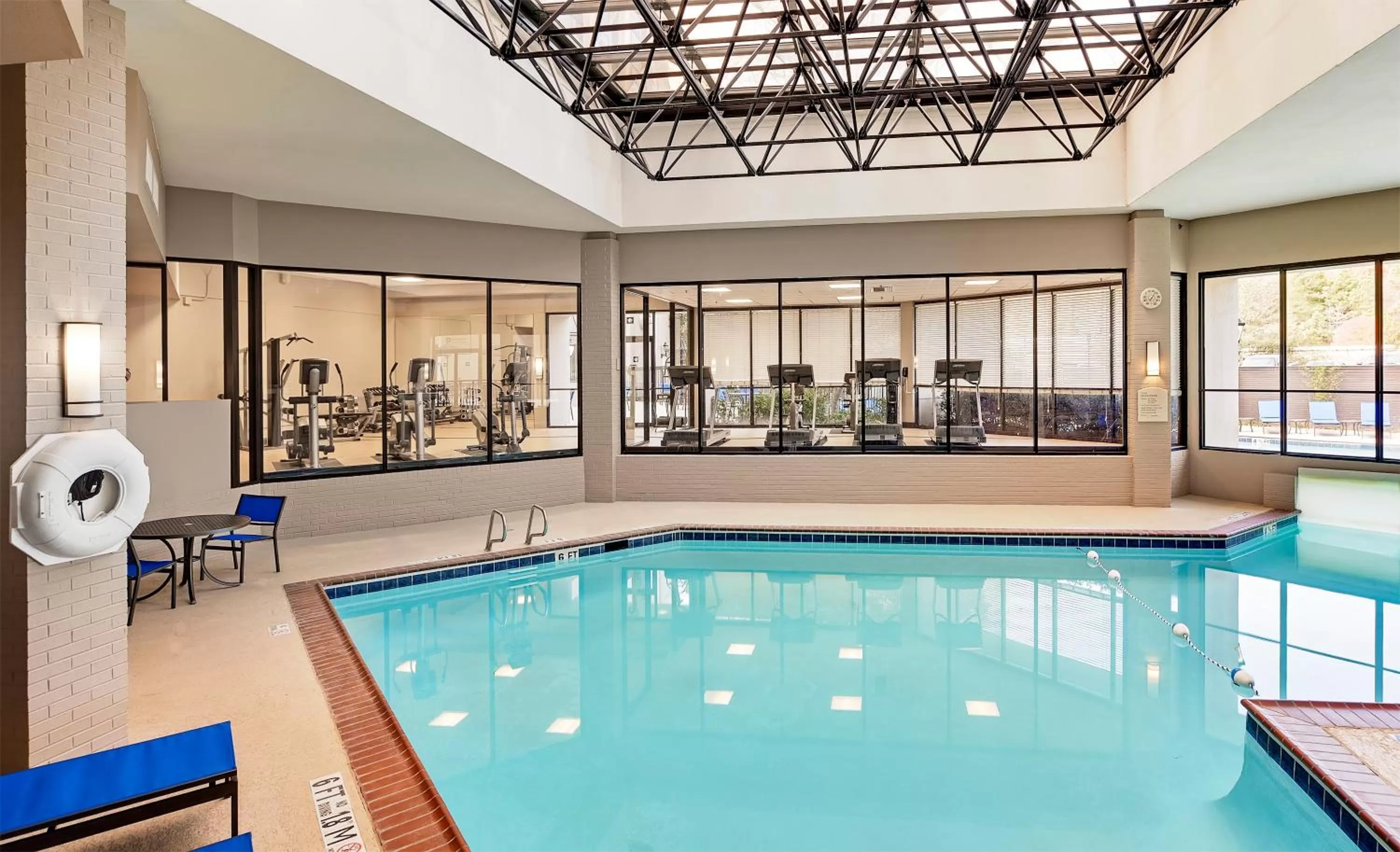 Swimming pool in Sonesta Atlanta Northwest Galleria - Marietta