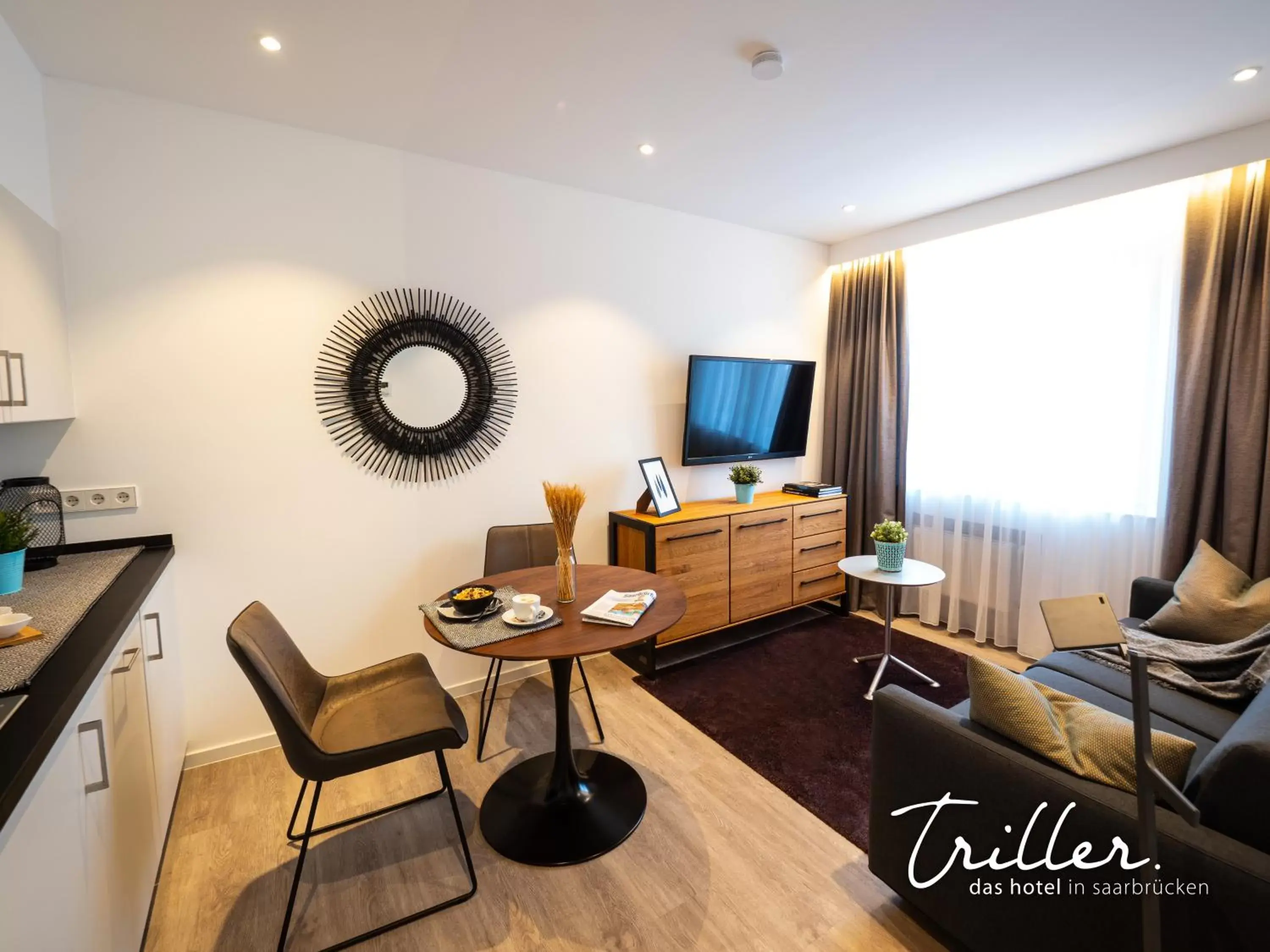 TV and multimedia, Seating Area in Hotel Am Triller - Hotel & Serviced Apartments