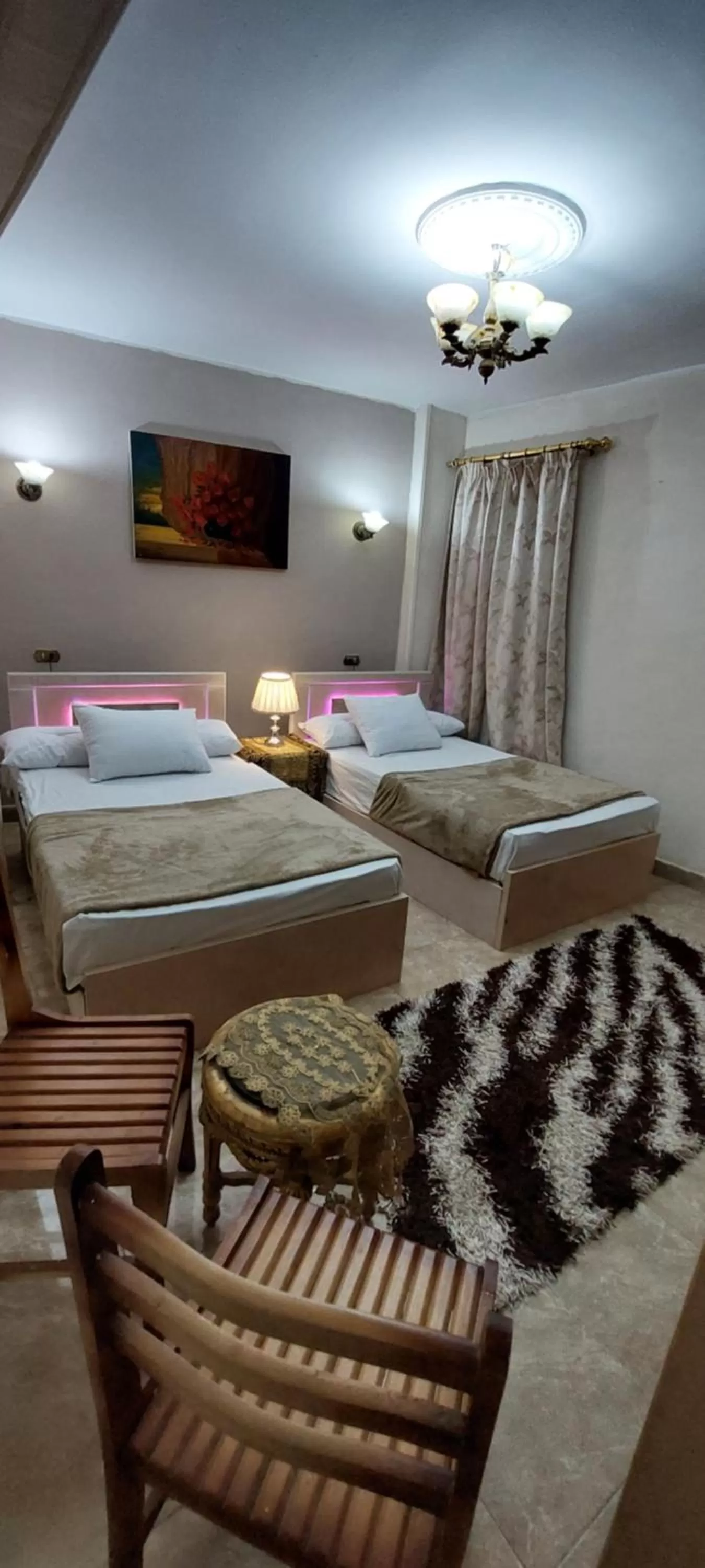 Bed in pyramid Giza city inn