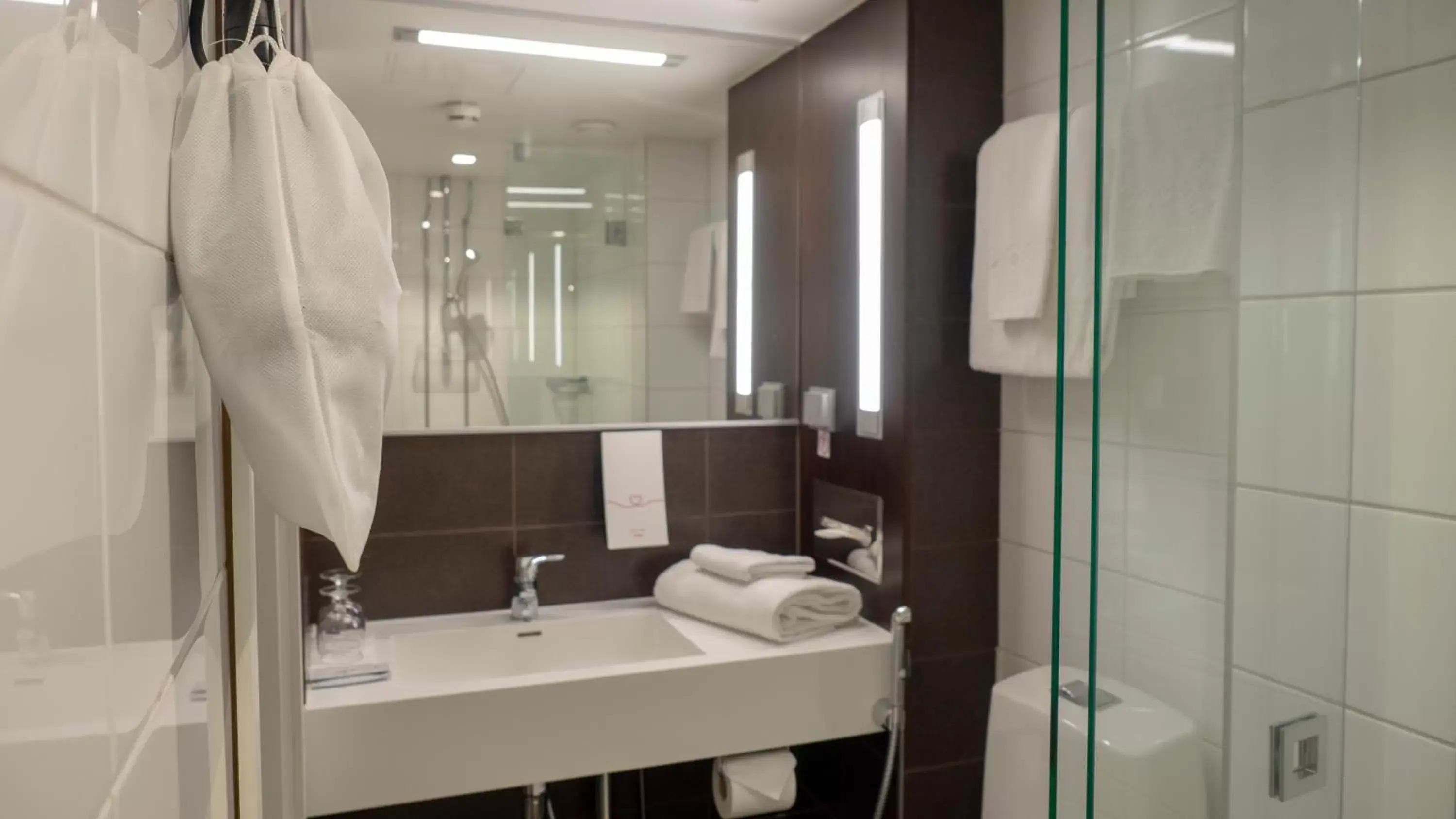 Shower, Bathroom in Original Sokos Hotel Seurahuone Kotka