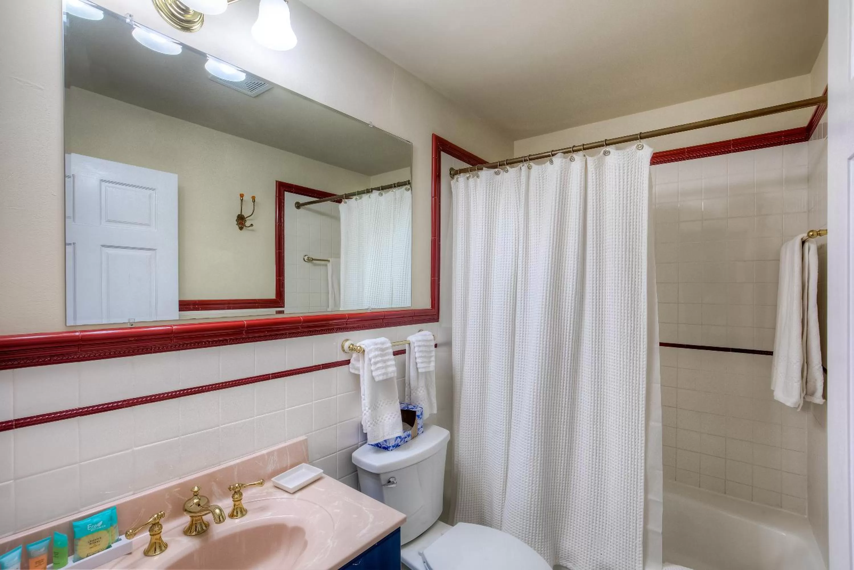 Shower, Bathroom in Elaine's Cape May Boutique Hotel