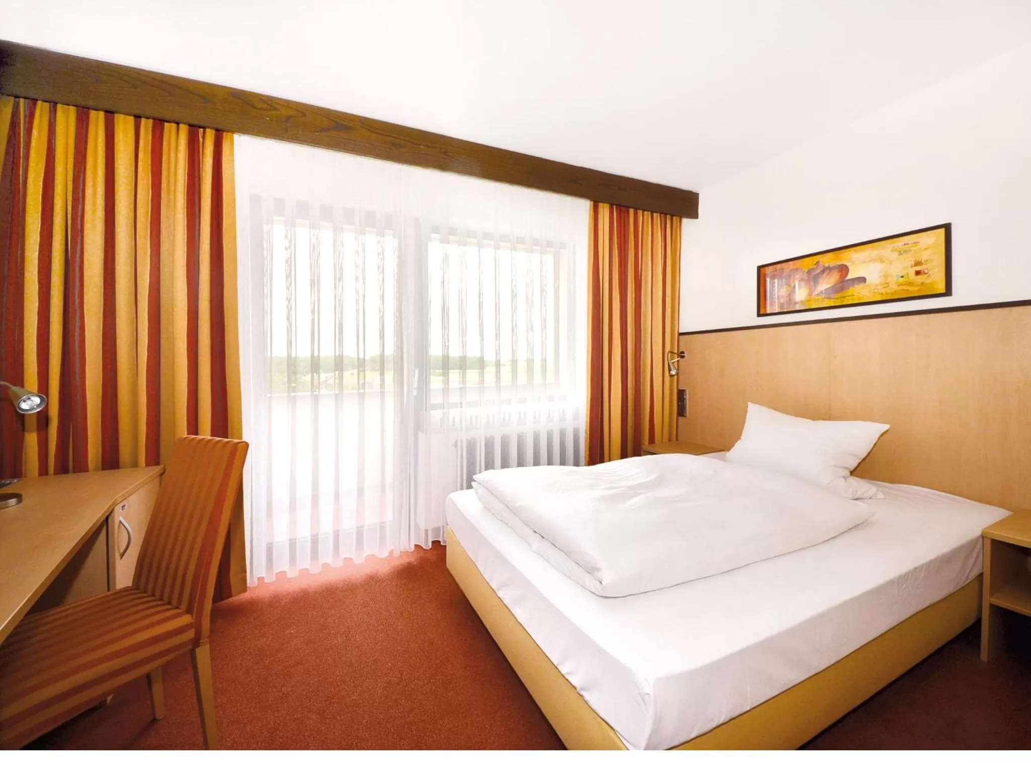 Photo of the whole room, Bed in Seligweiler Hotel & Restaurant