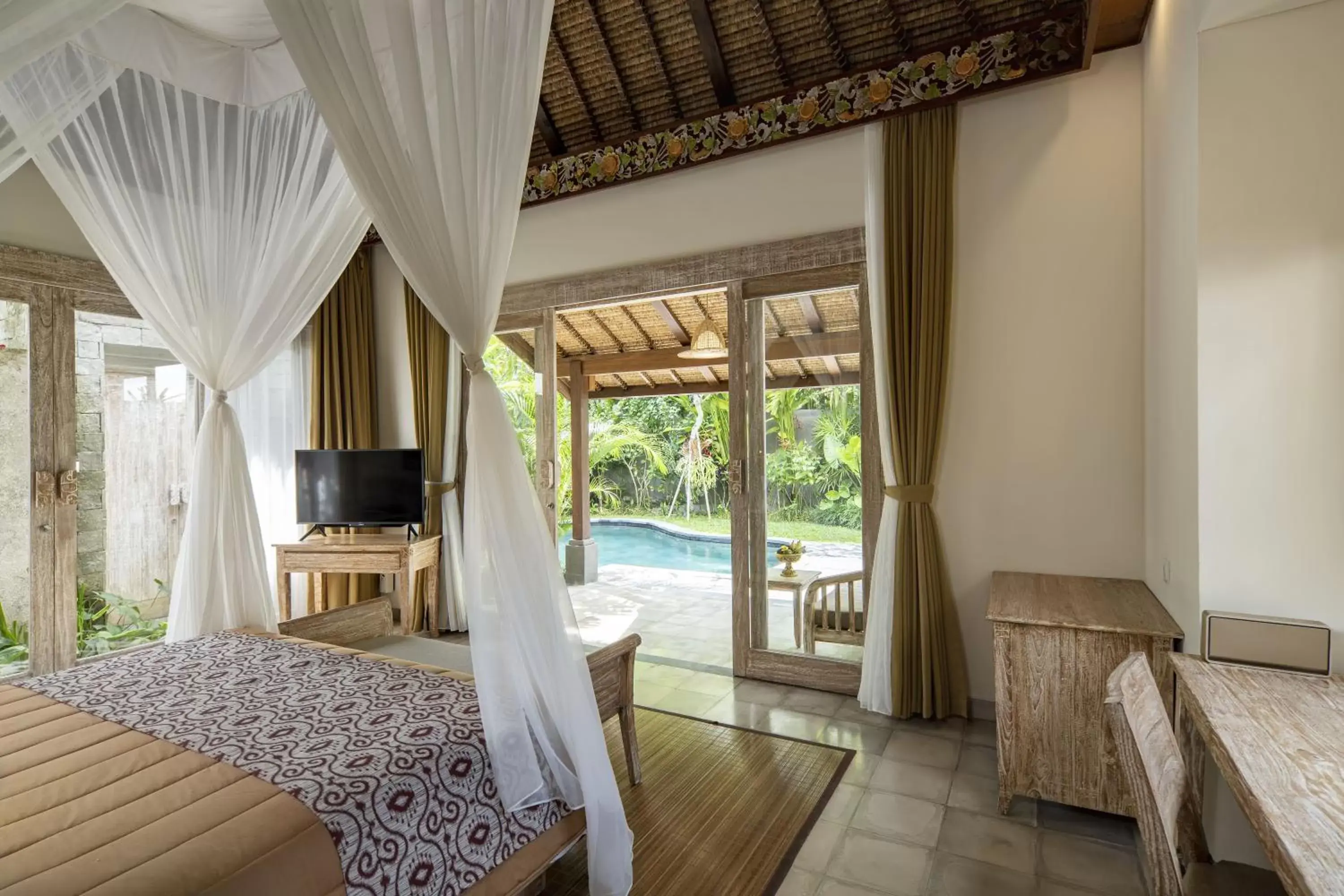 Bedroom, Pool View in The Sun of Granary Resort and Villas