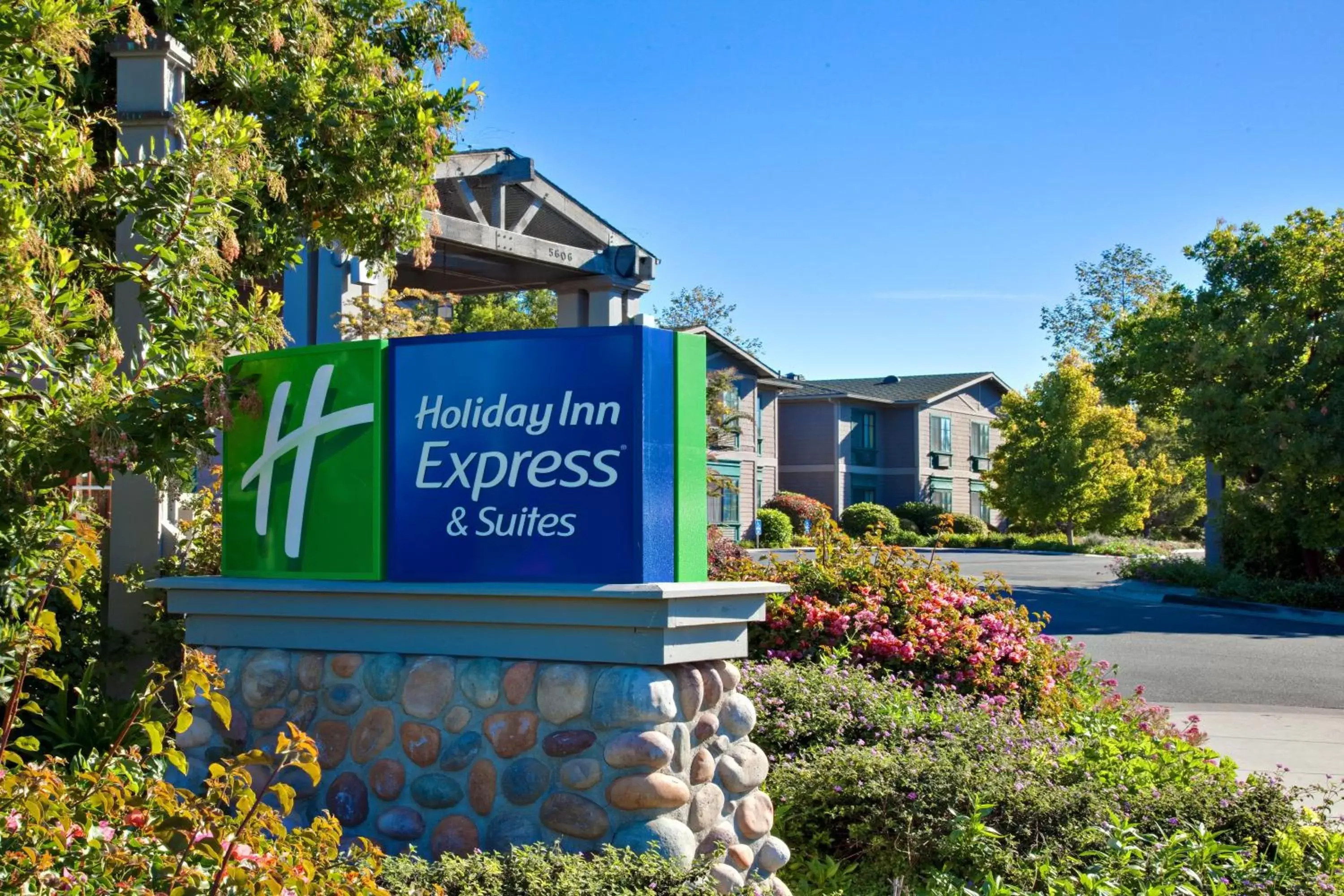 Property Building in Holiday Inn Express & Suites Carpinteria, an IHG Hotel