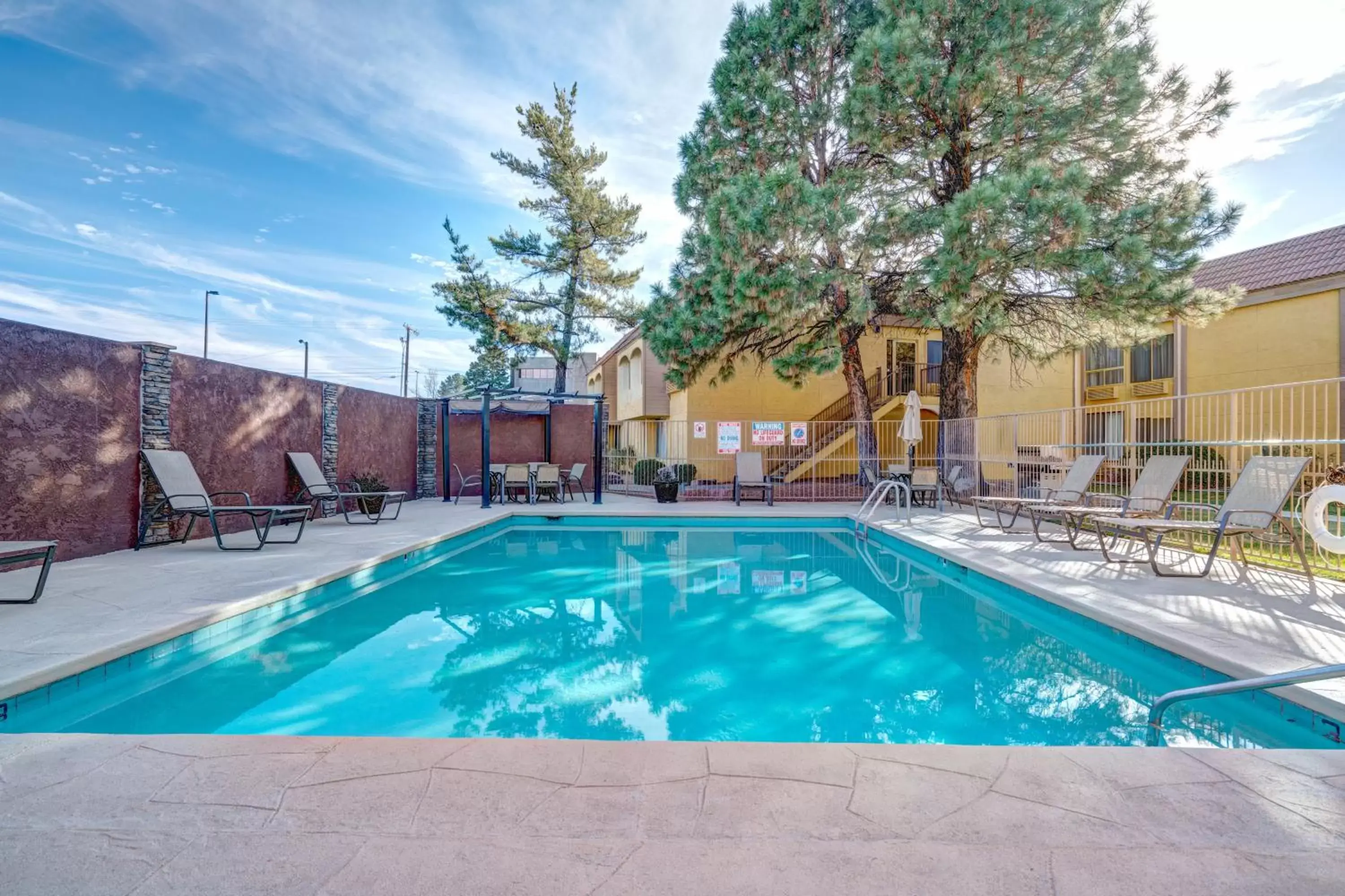 , Swimming Pool in Best Western Airport Albuquerque InnSuites Hotel & Suites