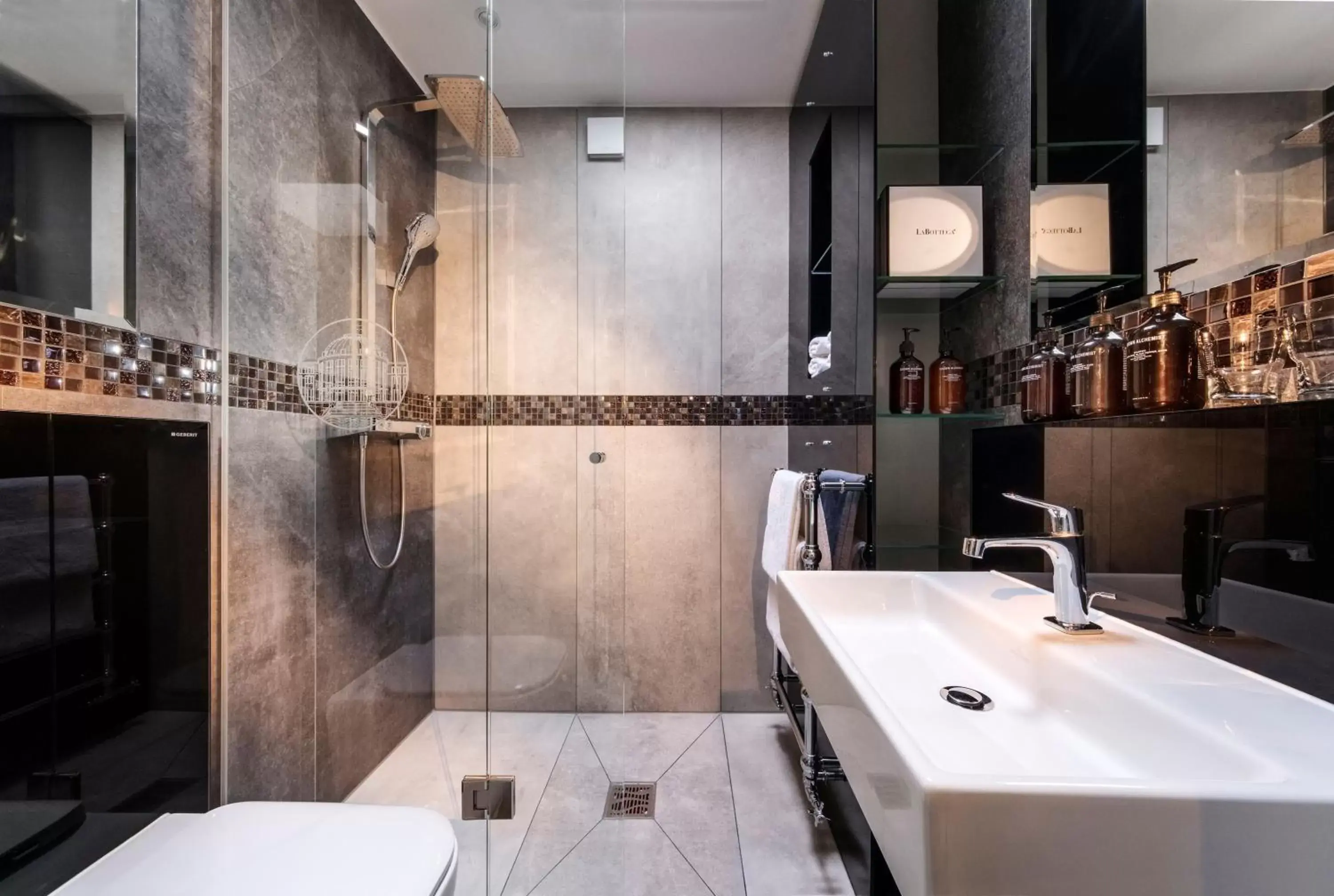 Bathroom in Parkhotel Bremen – ein Mitglied der Hommage Luxury Hotels Collection