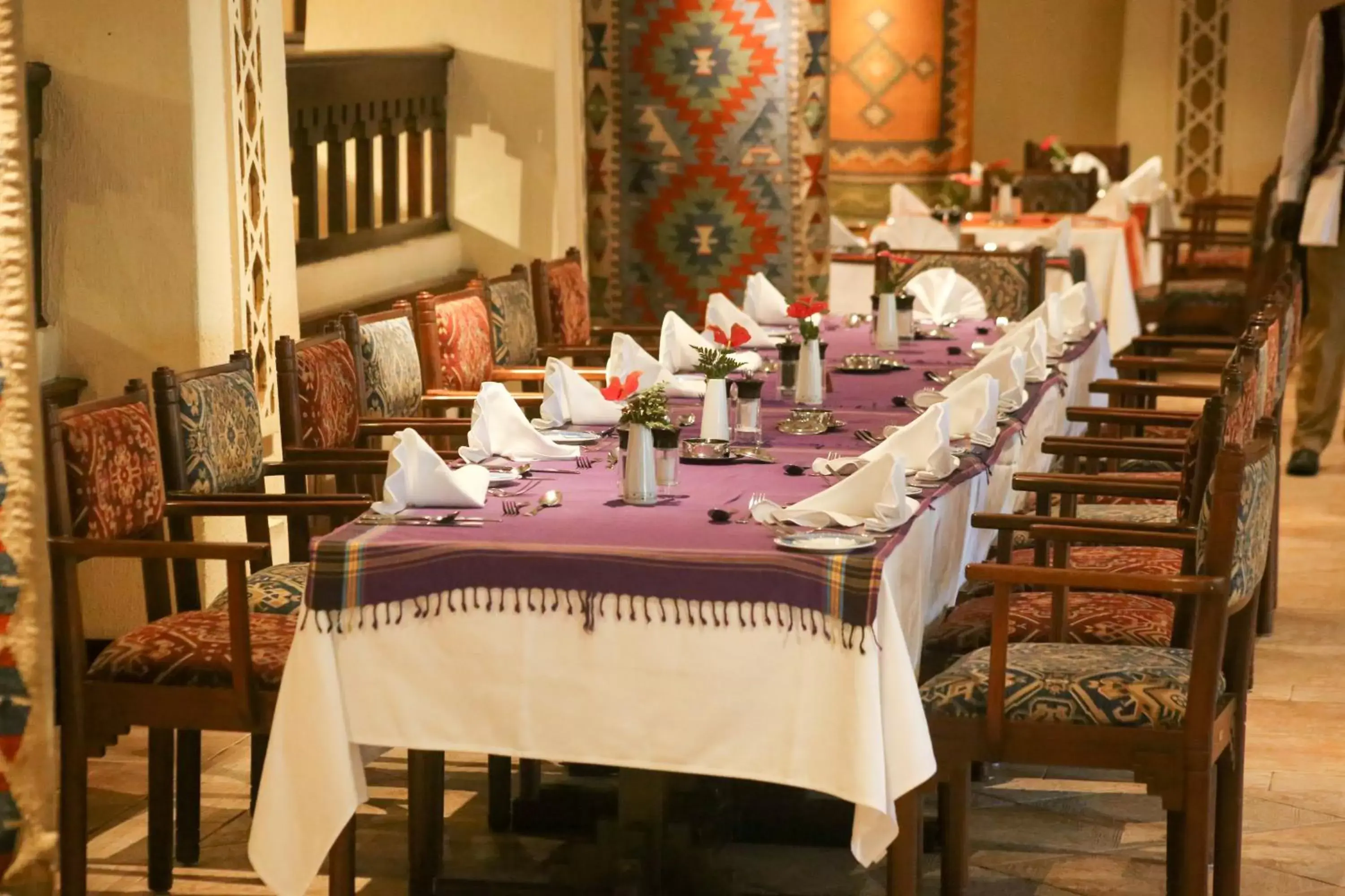 Restaurant/Places to Eat in Nairobi Serena Hotel