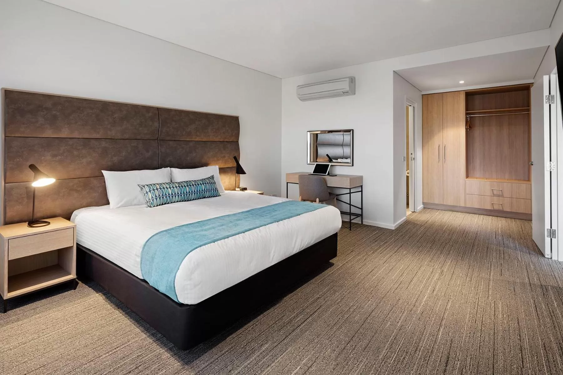 Bed in Quality Hotel Lakeside