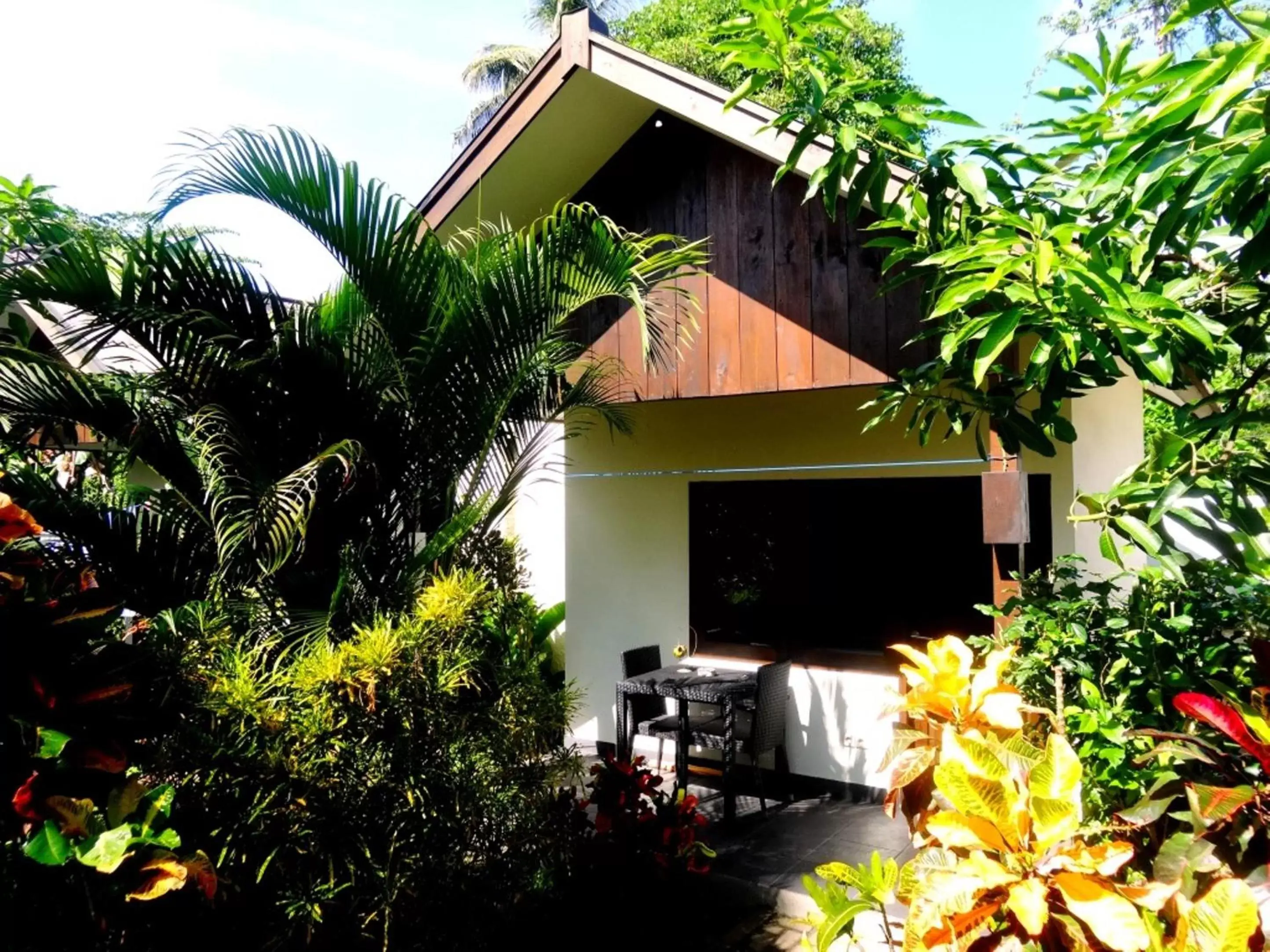 Facade/entrance, Property Building in Oceans 5 Dive Resort