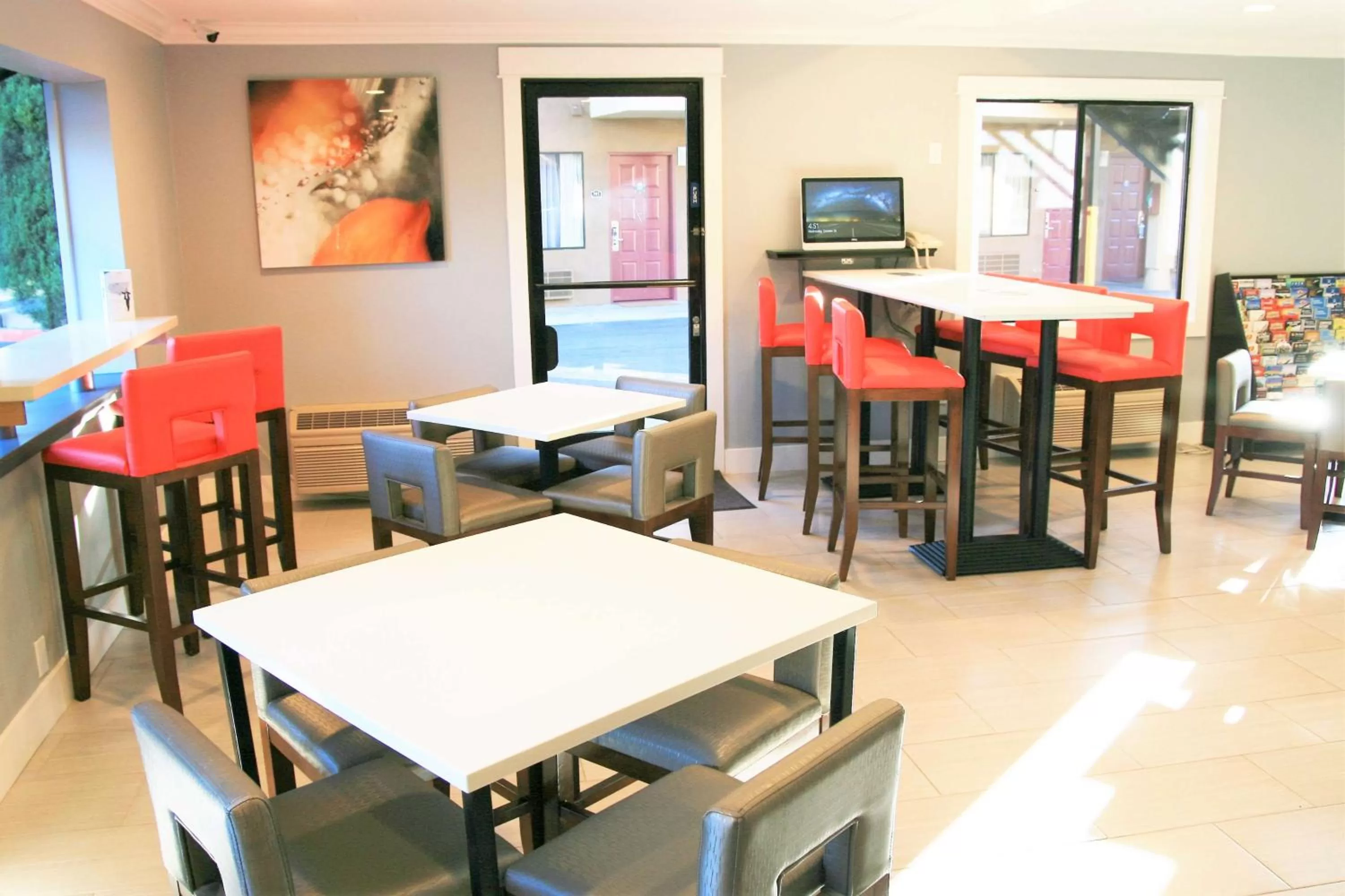 Restaurant/places to eat in Days Inn by Wyndham Pinole Berkeley