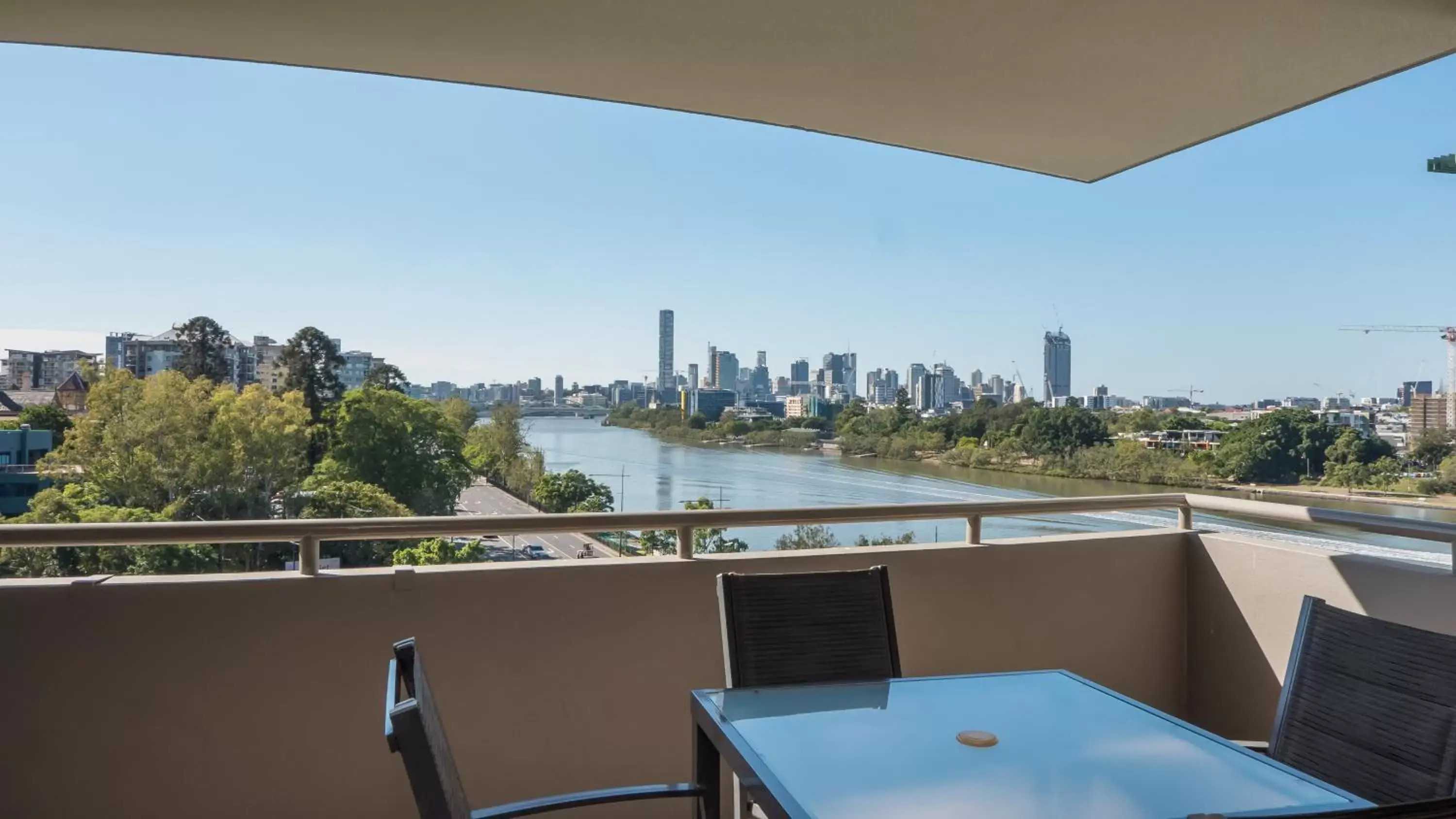 River view, Balcony/Terrace in Inn on the Park Apartments