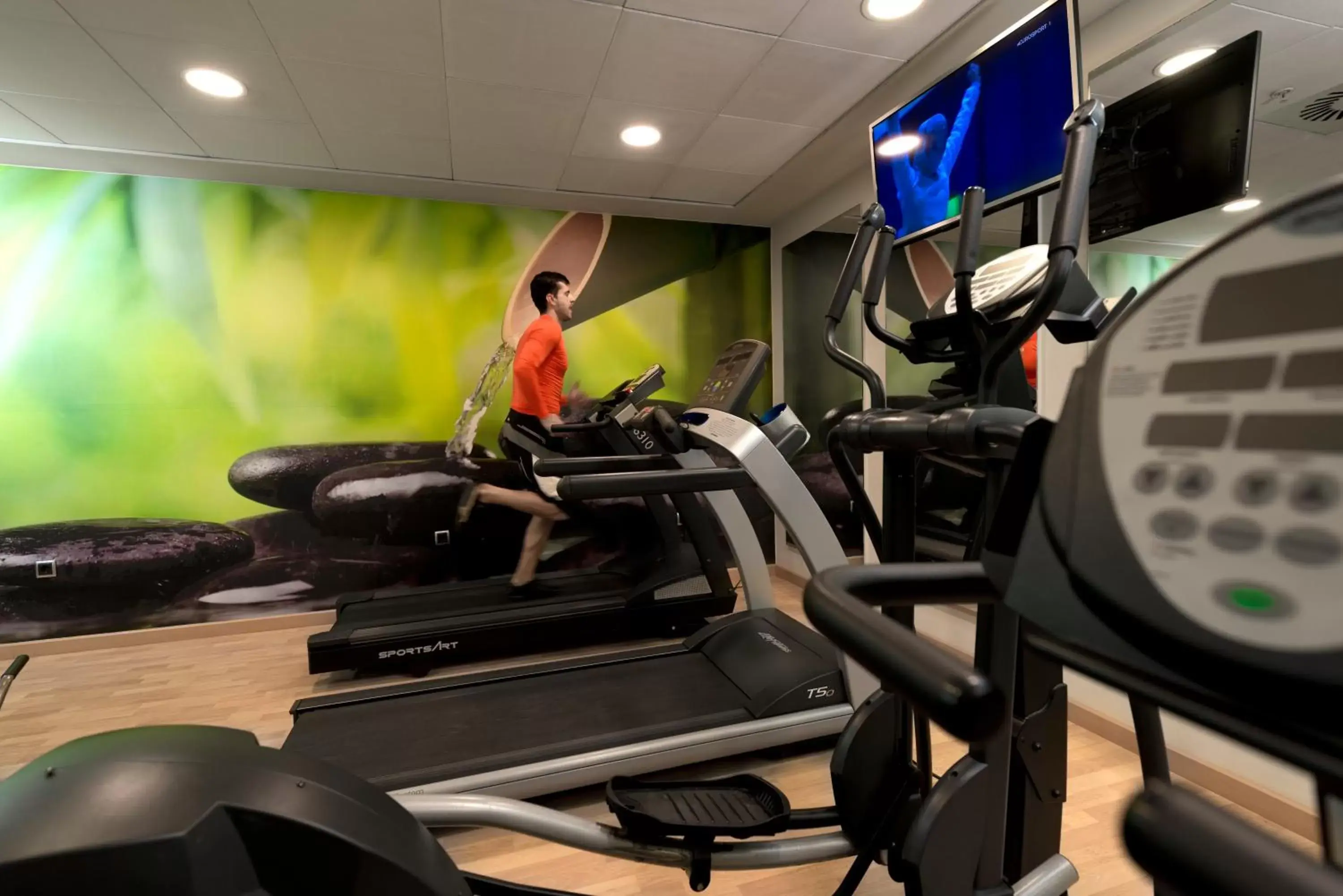 People, Fitness Center/Facilities in Hotel Sevilla Center