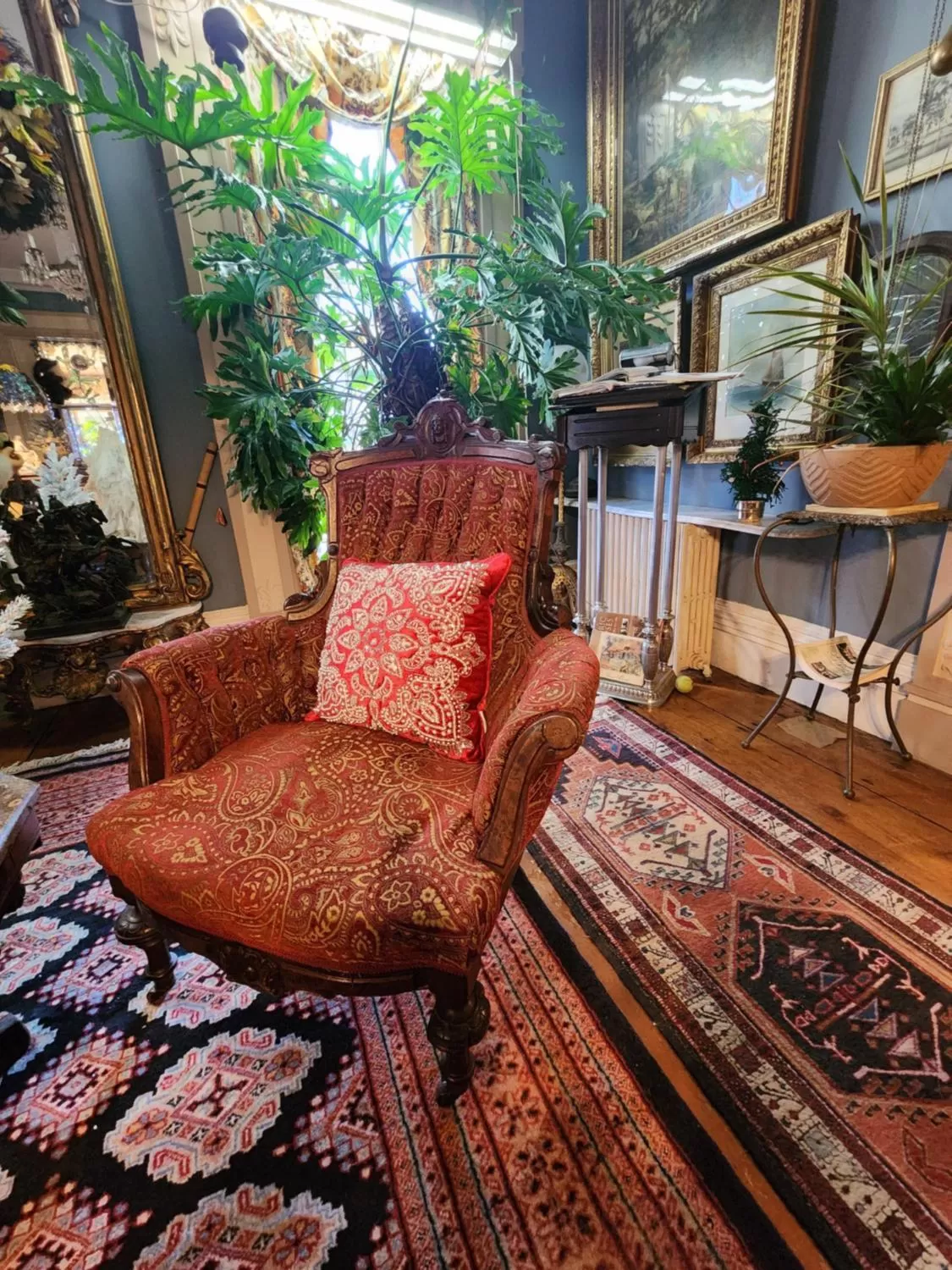 Seating Area in House of 1833 Bed and Breakfast