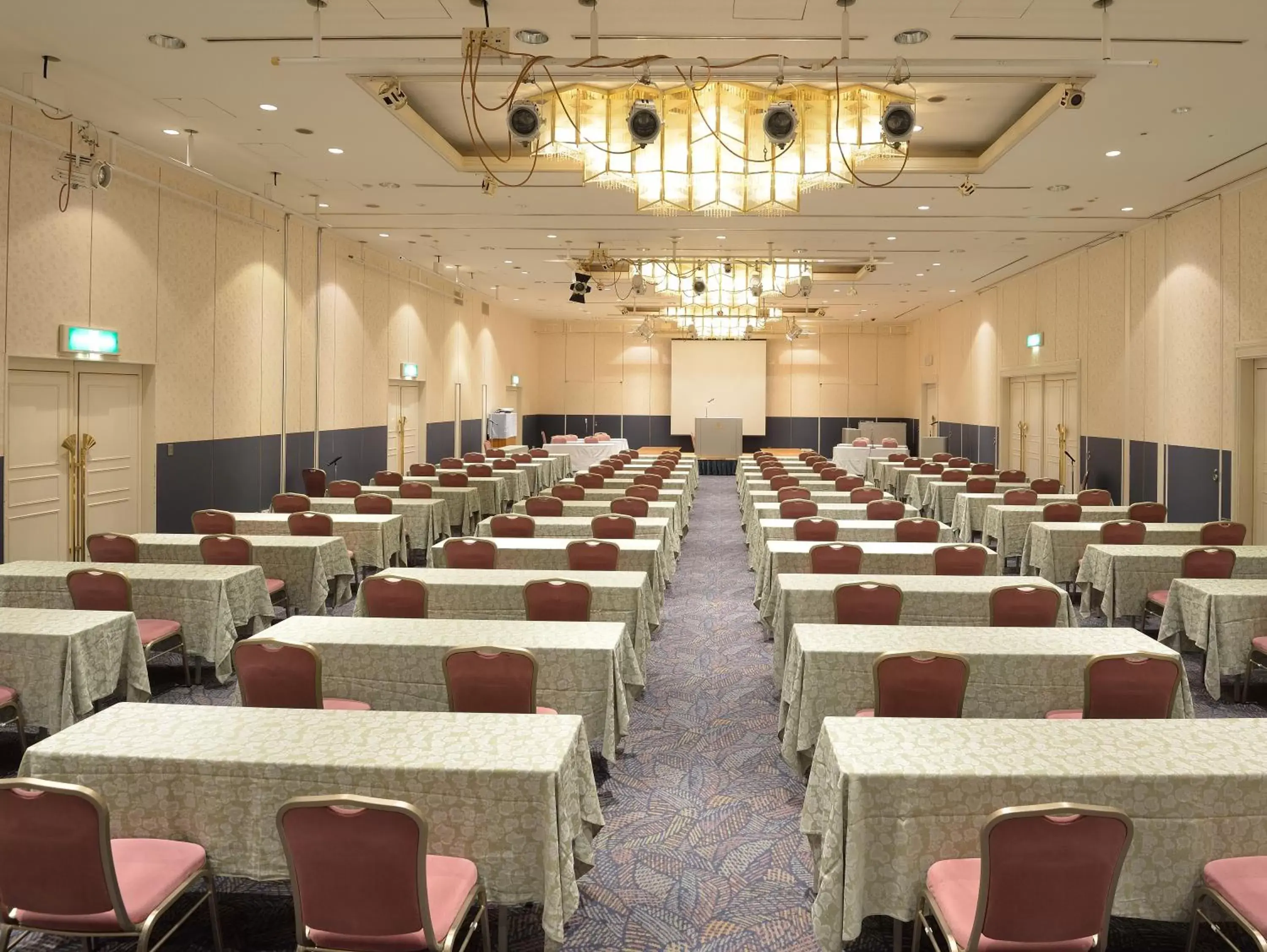 Meeting/conference room in Ark Hotel Royal Fukuoka Tenjin -ROUTE INN HOTELS-