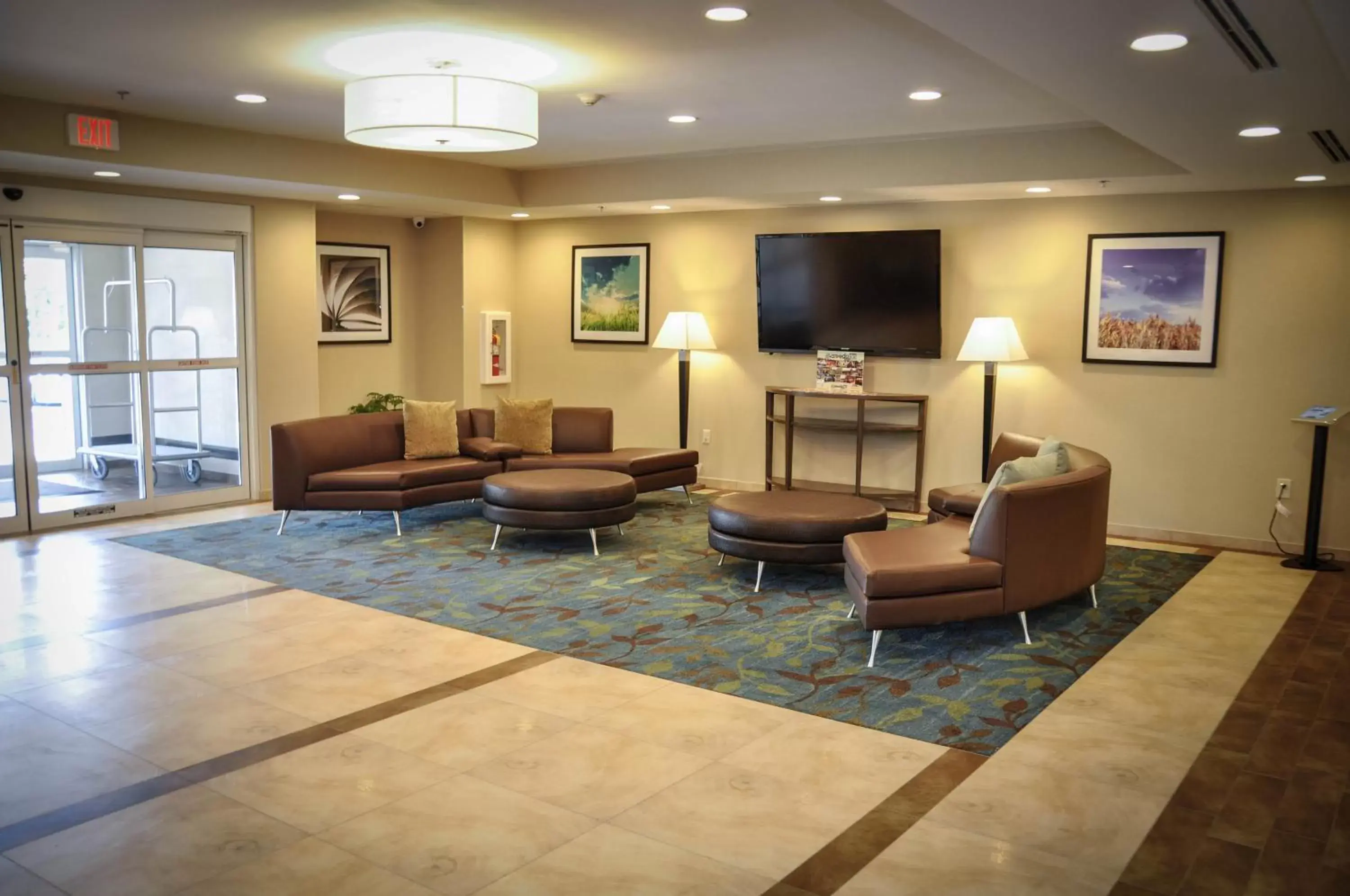 Property building, Lobby/Reception in Candlewood Suites Columbus-Northeast, an IHG Hotel