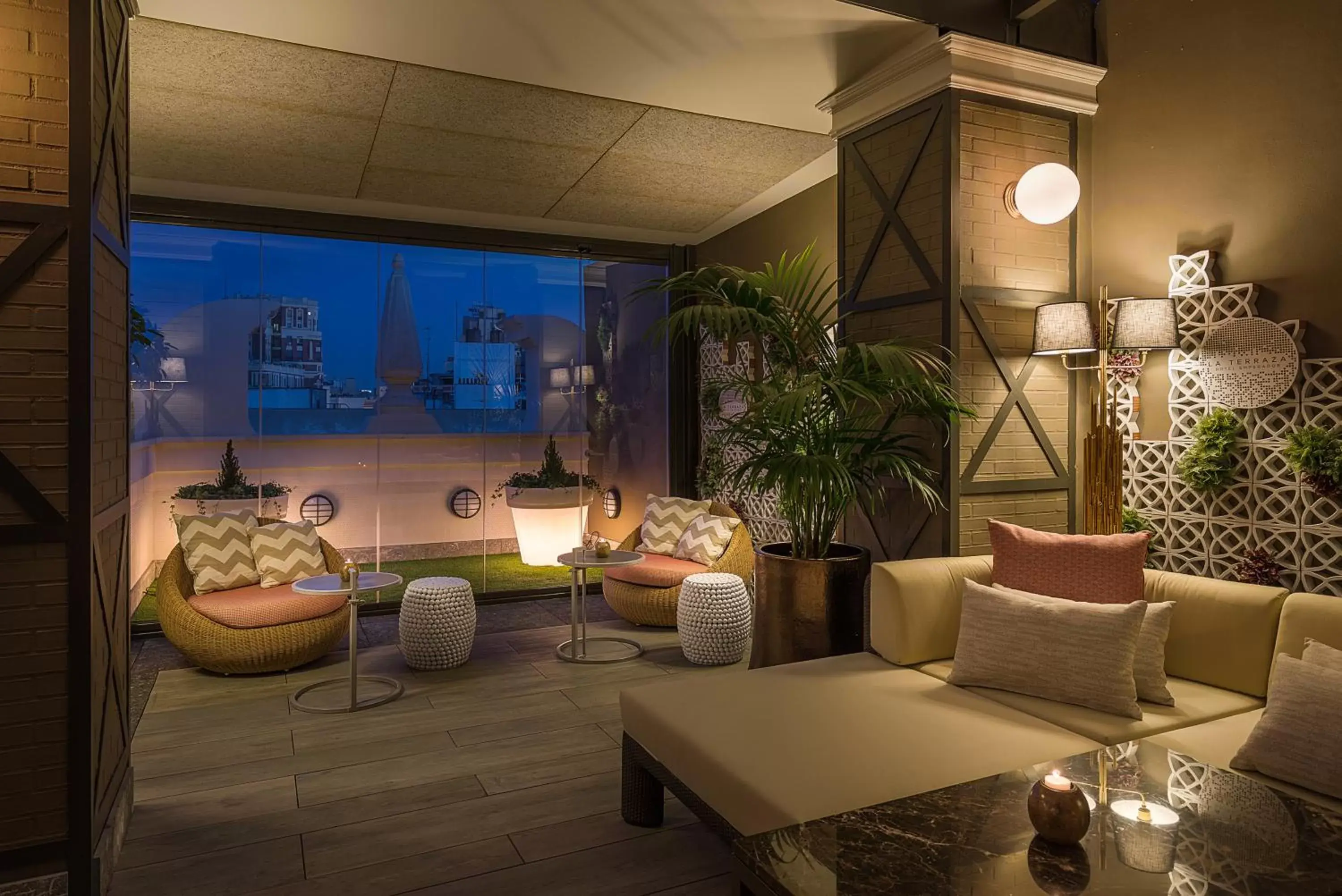 Lounge or bar in Emperador Lounge or bar in Emperador