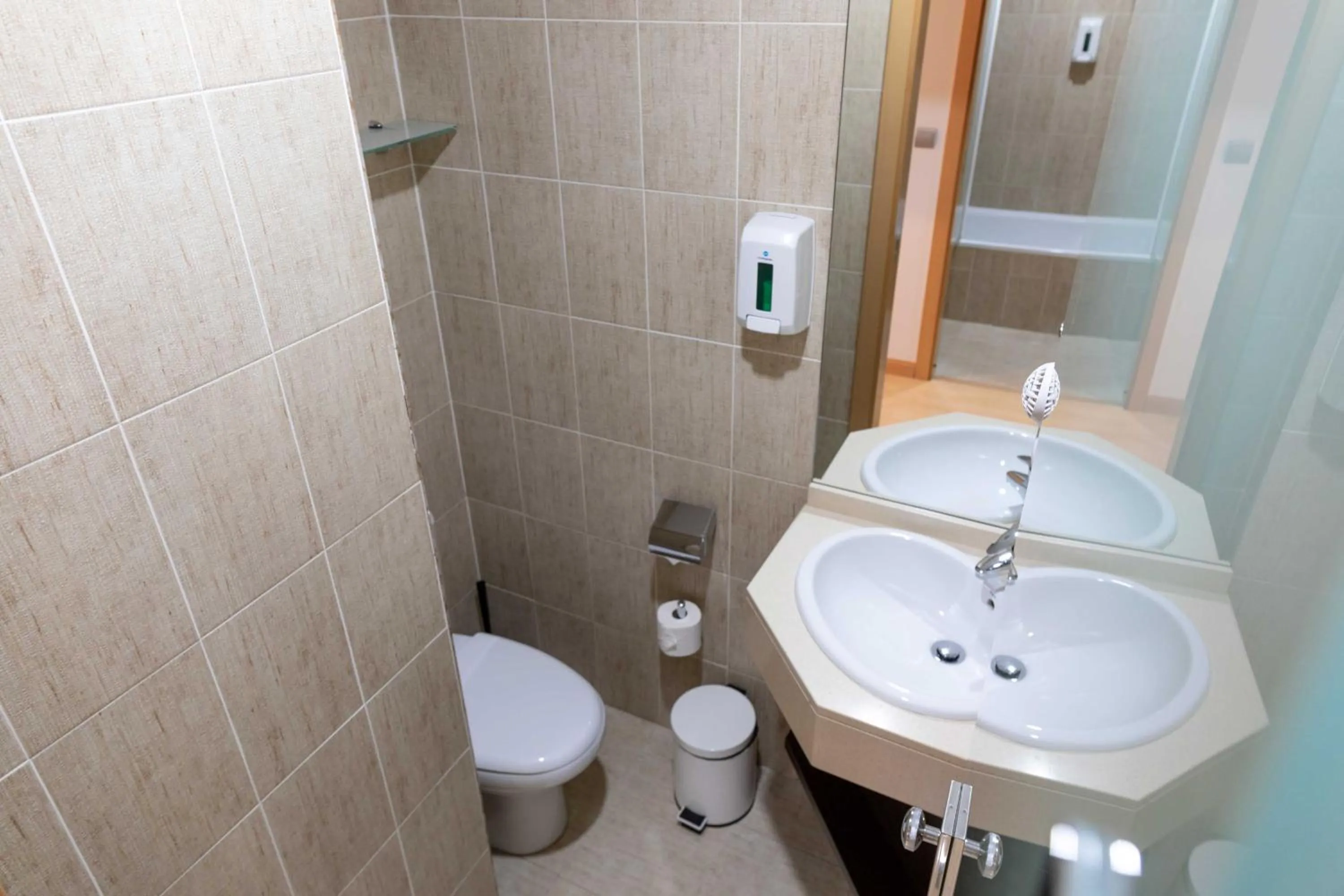 Bathroom in Hotel Alda Cardeña