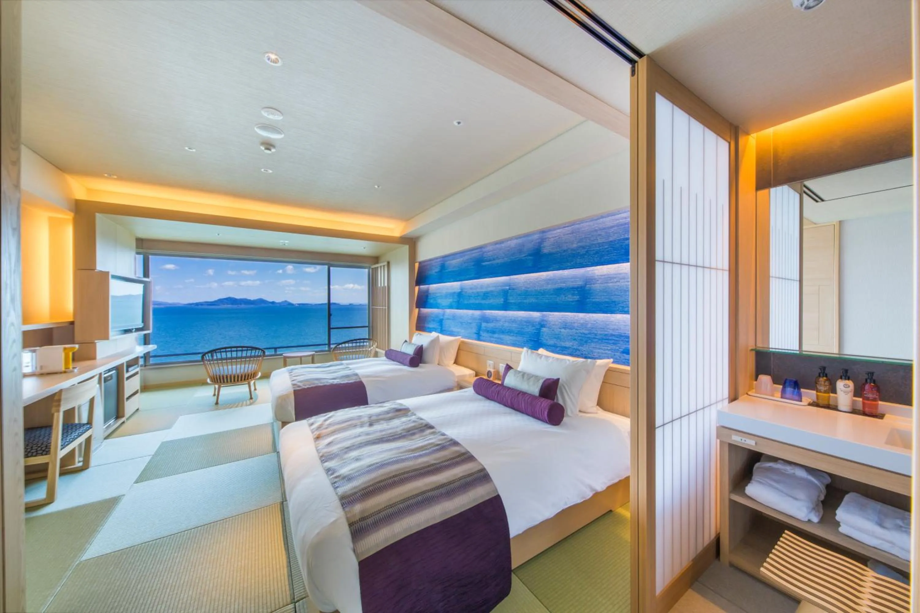 Photo of the whole room, Bed in Hotel Ofutei