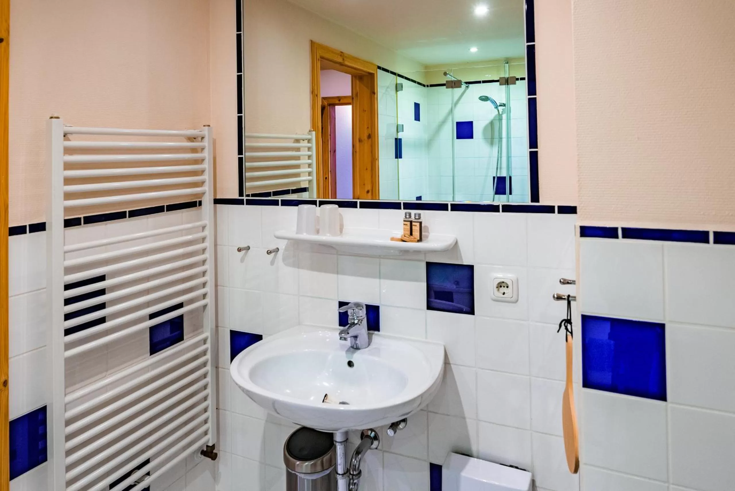 Bedroom, Bathroom in Hotel Haase