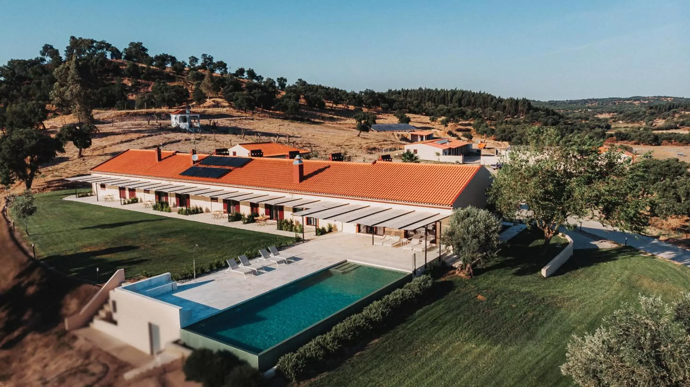 Property building, Pool View in Herdade dos Cordeiros
