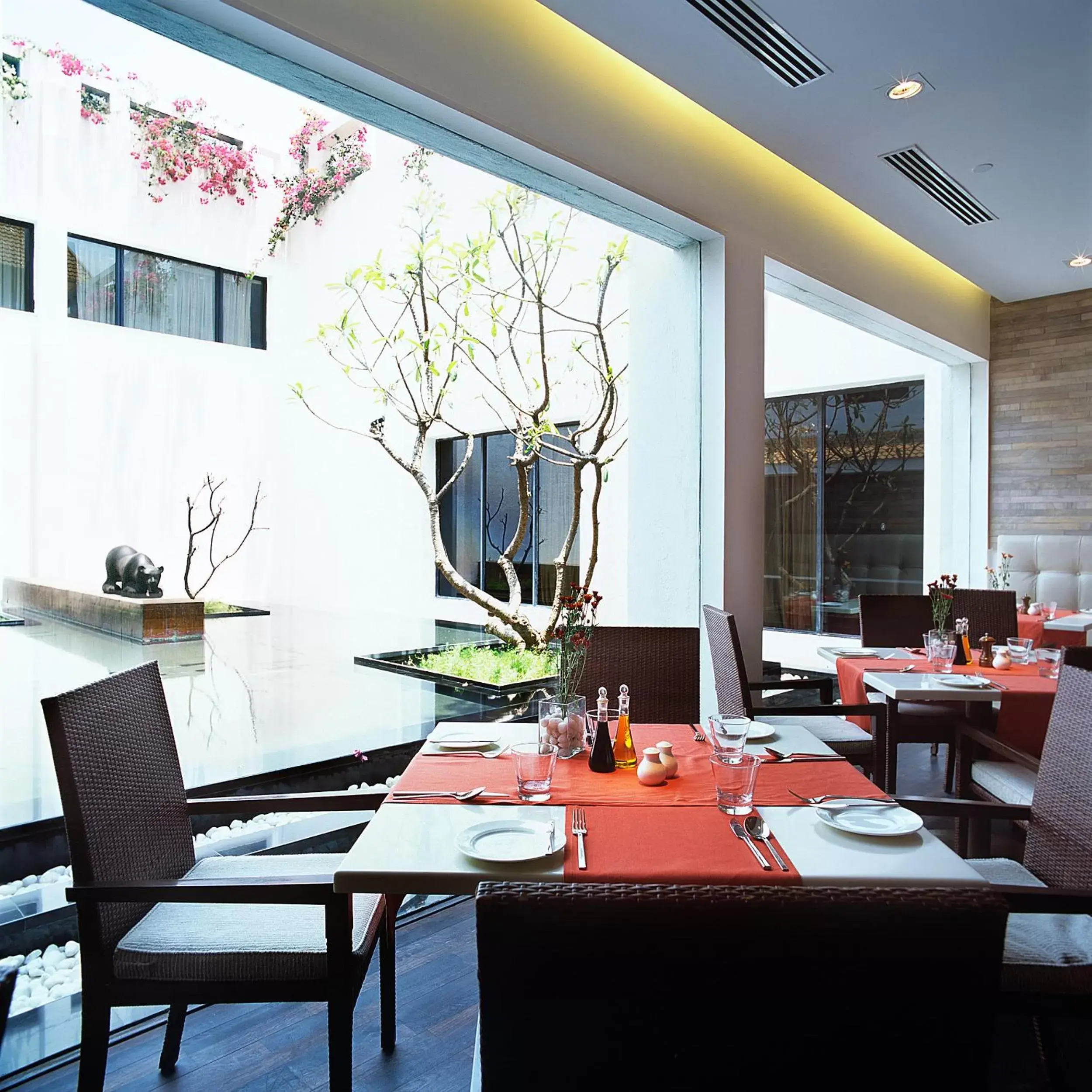 Restaurant/places to eat in Trident Chennai Restaurant/places to eat in Trident Chennai