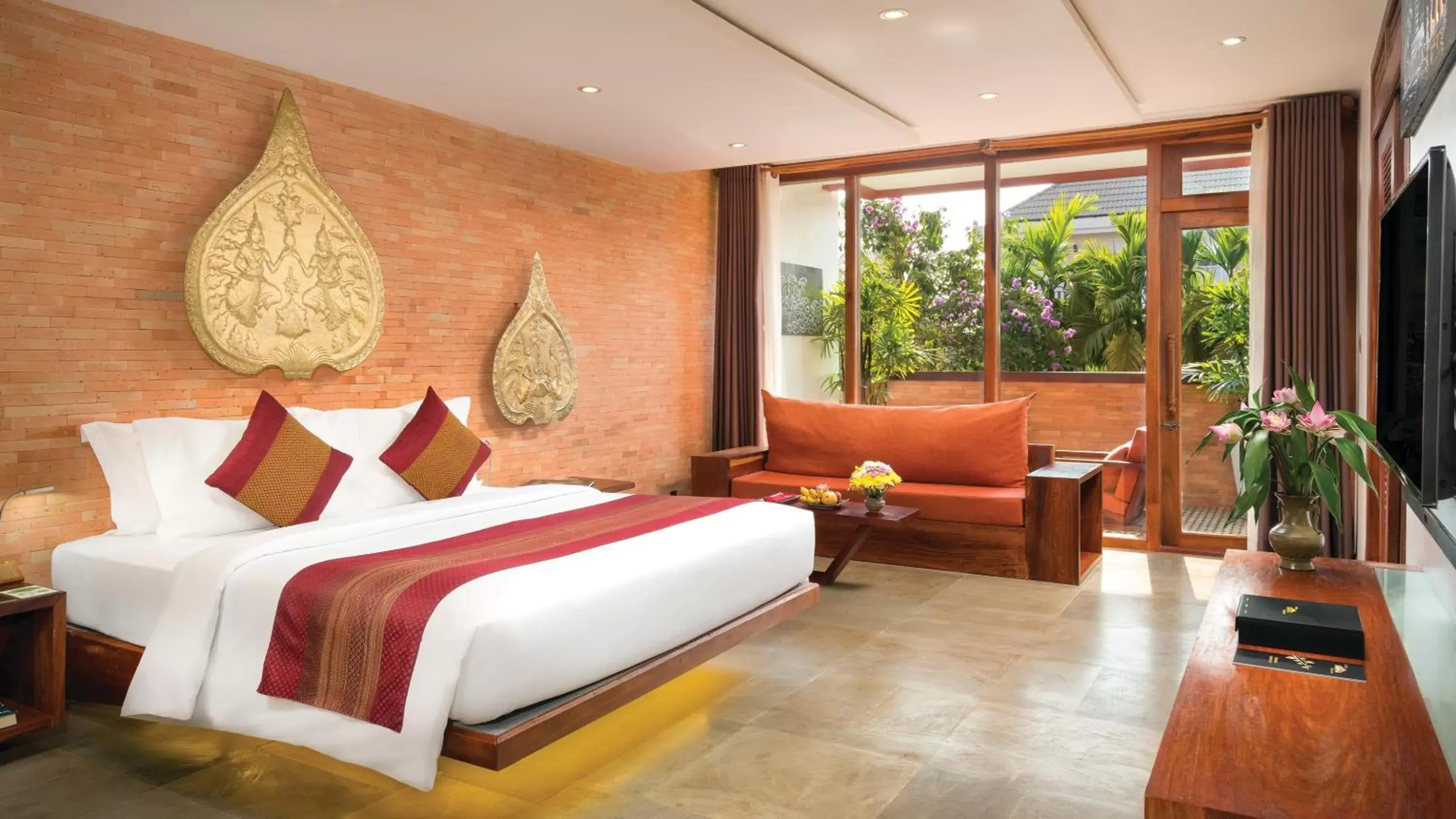 TV and multimedia, Bed in Golden Temple Residence TV and multimedia, Bed in Golden Temple Residence